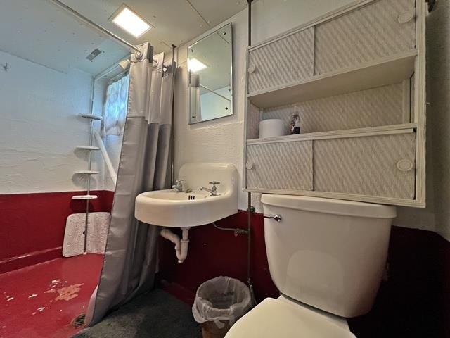 504 S PEACH AVENUE, Marshfield, Wisconsin 54449, 4 Bedrooms Bedrooms, ,2 BathroomsBathrooms,Residential,For Sale,504 S PEACH AVENUE,22504027