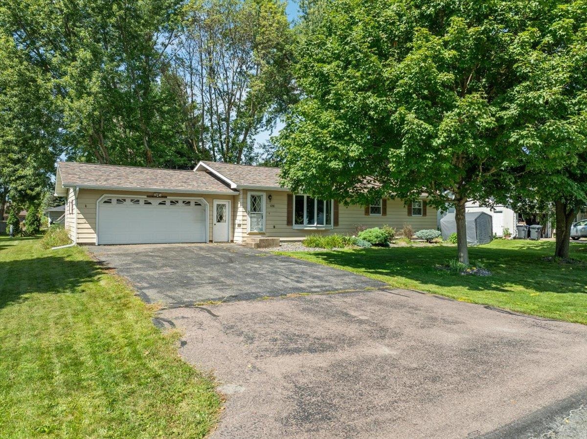 2706 S MAYWOOD AVENUE, Marshfield, Wisconsin 54449-5648, 3 Bedrooms Bedrooms, ,1 BathroomBathrooms,Residential,For Sale,2706 S MAYWOOD AVENUE,22504114