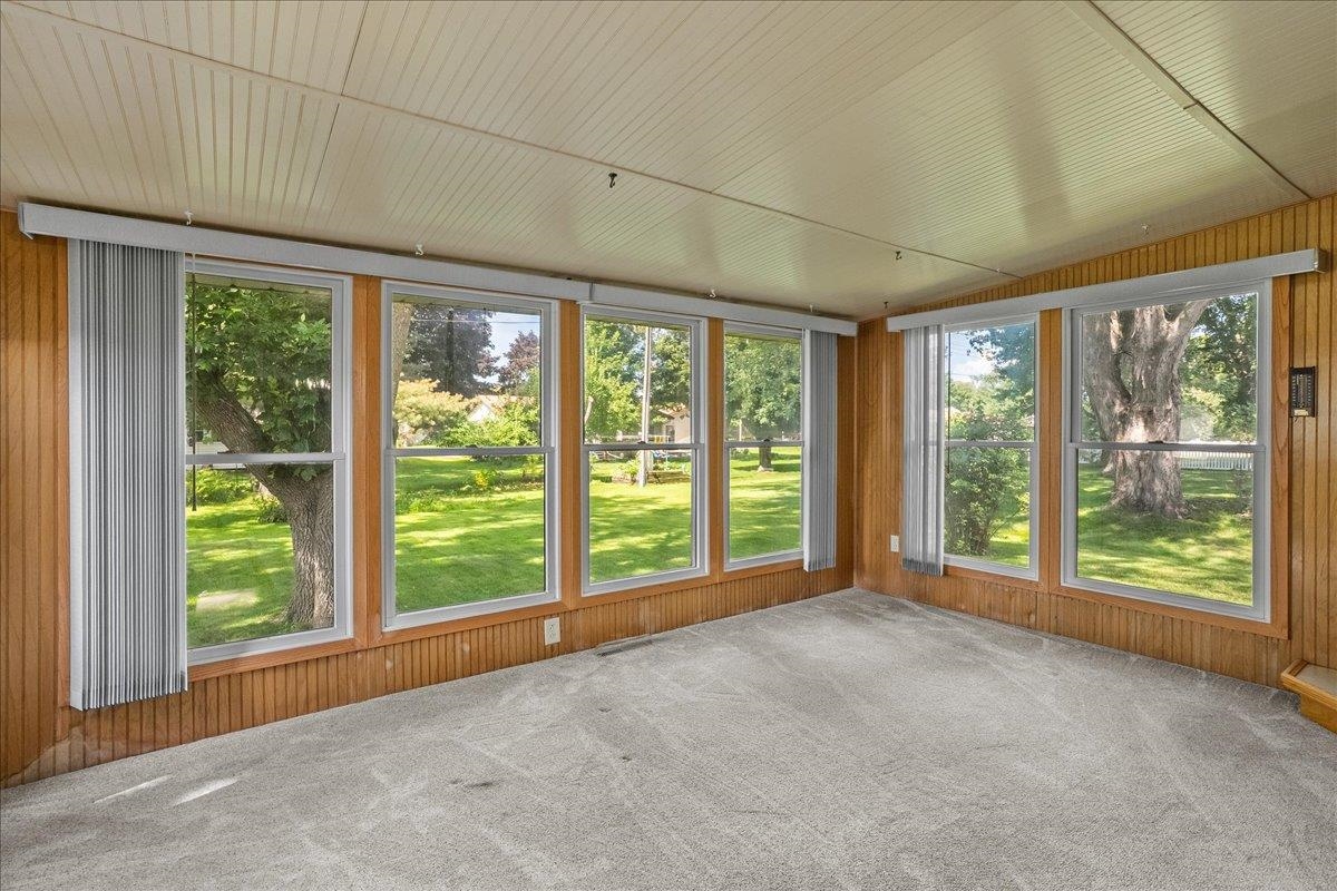 2706 S MAYWOOD AVENUE, Marshfield, Wisconsin 54449-5648, 3 Bedrooms Bedrooms, ,1 BathroomBathrooms,Residential,For Sale,2706 S MAYWOOD AVENUE,22504114