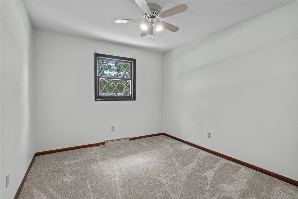 2706 S MAYWOOD AVENUE, Marshfield, Wisconsin 54449-5648, 3 Bedrooms Bedrooms, ,1 BathroomBathrooms,Residential,For Sale,2706 S MAYWOOD AVENUE,22504114