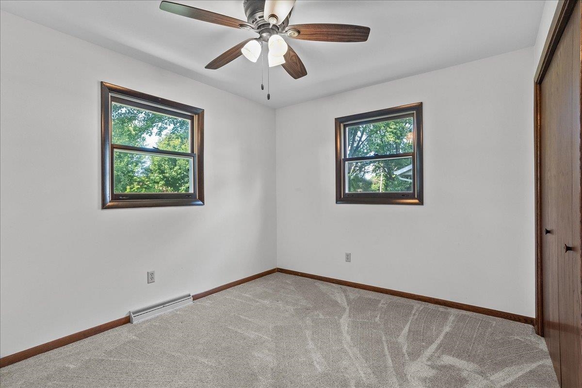 2706 S MAYWOOD AVENUE, Marshfield, Wisconsin 54449-5648, 3 Bedrooms Bedrooms, ,1 BathroomBathrooms,Residential,For Sale,2706 S MAYWOOD AVENUE,22504114