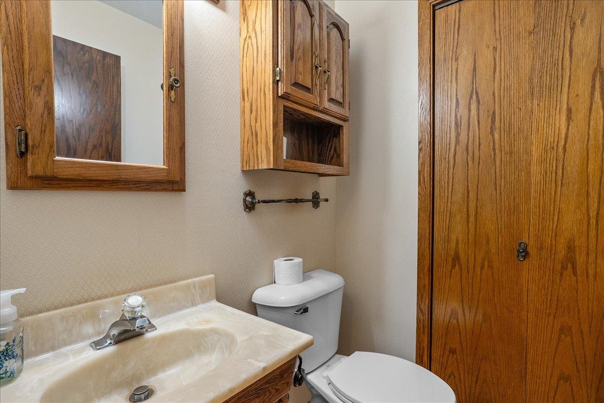 2706 S MAYWOOD AVENUE, Marshfield, Wisconsin 54449-5648, 3 Bedrooms Bedrooms, ,1 BathroomBathrooms,Residential,For Sale,2706 S MAYWOOD AVENUE,22504114