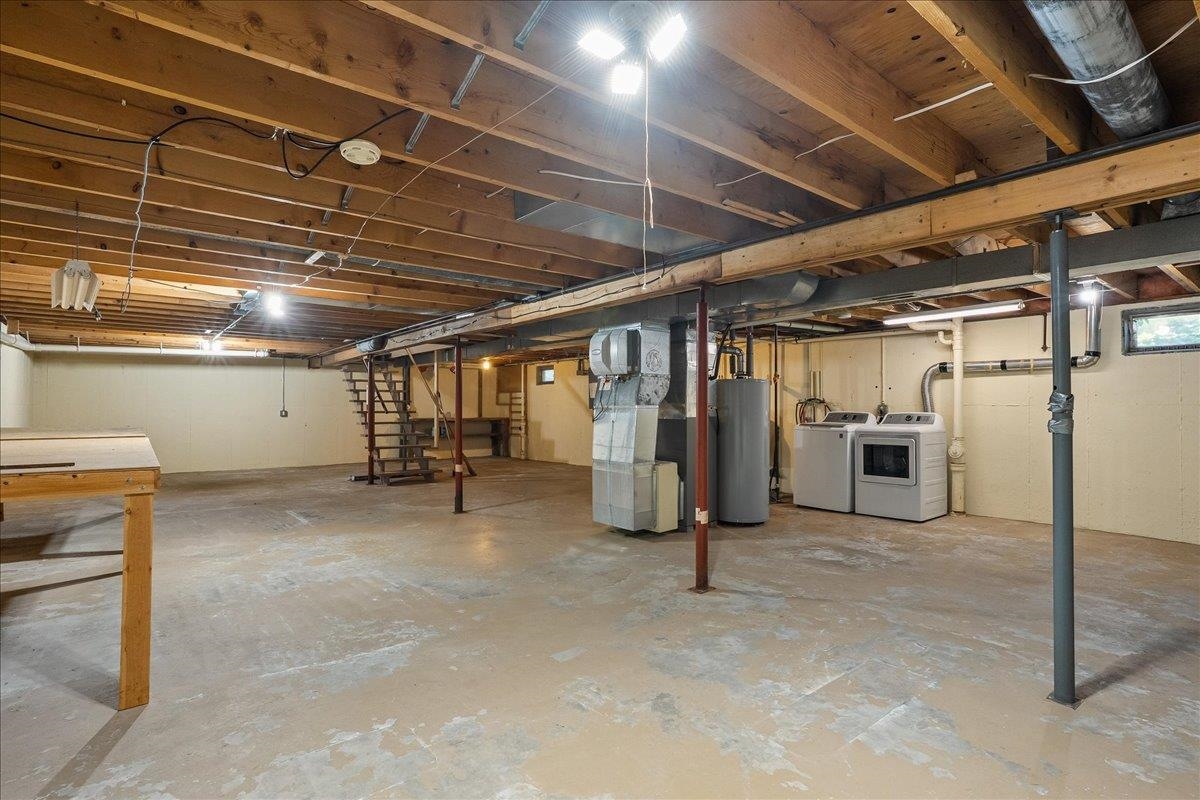 2706 S MAYWOOD AVENUE, Marshfield, Wisconsin 54449-5648, 3 Bedrooms Bedrooms, ,1 BathroomBathrooms,Residential,For Sale,2706 S MAYWOOD AVENUE,22504114