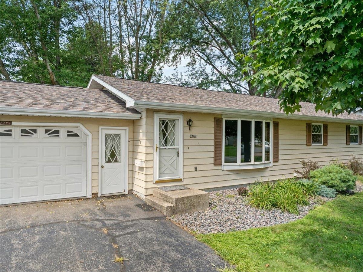 2706 S MAYWOOD AVENUE, Marshfield, Wisconsin 54449-5648, 3 Bedrooms Bedrooms, ,1 BathroomBathrooms,Residential,For Sale,2706 S MAYWOOD AVENUE,22504114