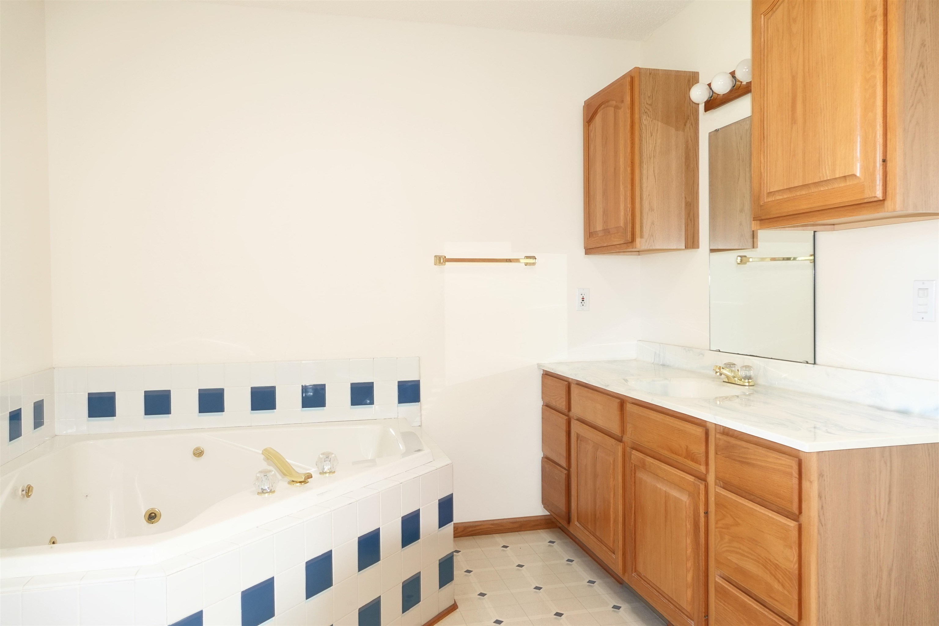 228749 CHESTNUT HILL LANE, Abbotsford, Wisconsin 54405, 4 Bedrooms Bedrooms, ,3 BathroomsBathrooms,Residential,For Sale,228749 CHESTNUT HILL LANE,22504168