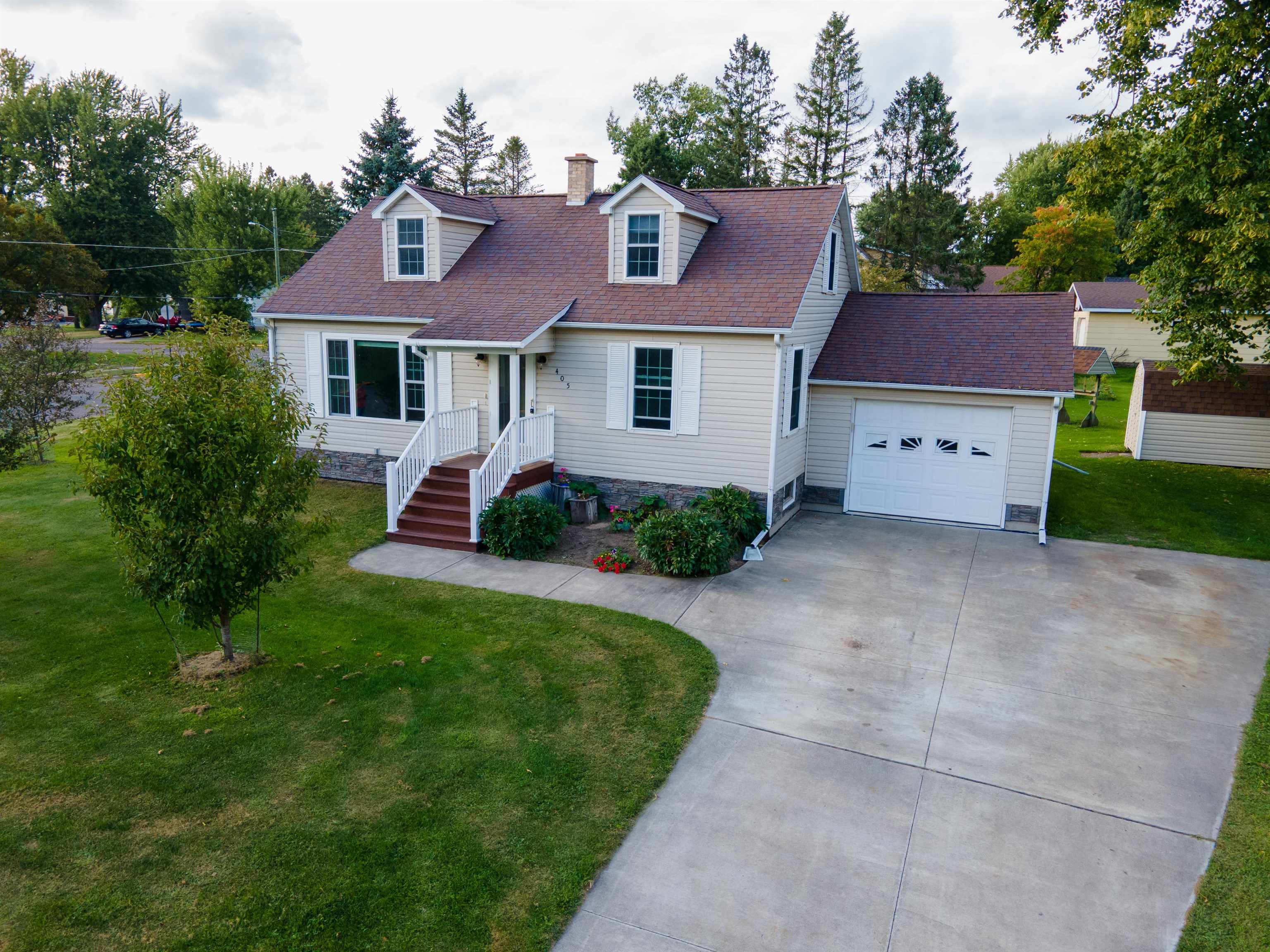 405 E PINE STREET, Medford, Wisconsin 54451, 3 Bedrooms Bedrooms, ,1 BathroomBathrooms,Residential,For Sale,405 E PINE STREET,22504181
