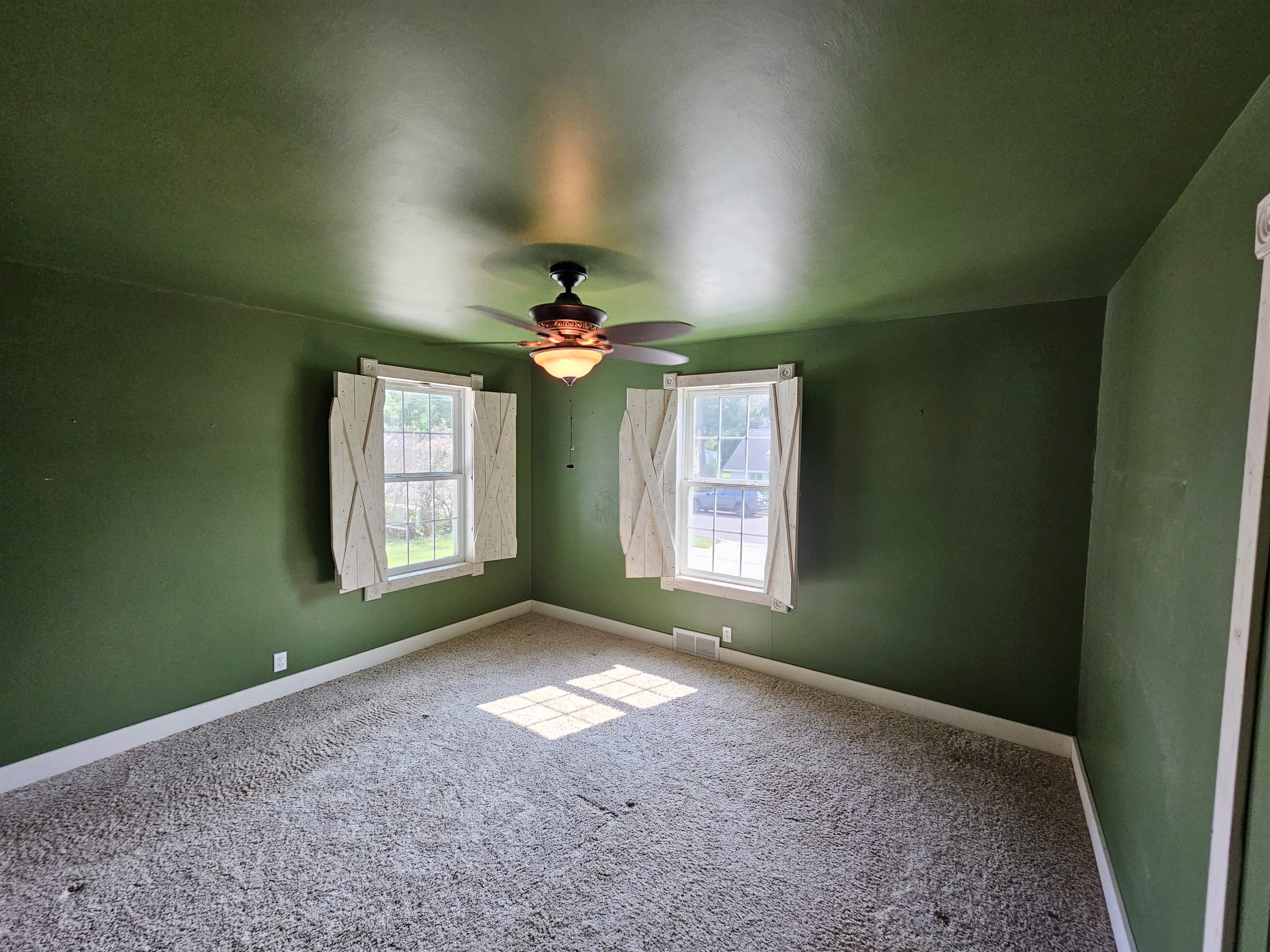 405 E PINE STREET, Medford, Wisconsin 54451, 3 Bedrooms Bedrooms, ,1 BathroomBathrooms,Residential,For Sale,405 E PINE STREET,22504181