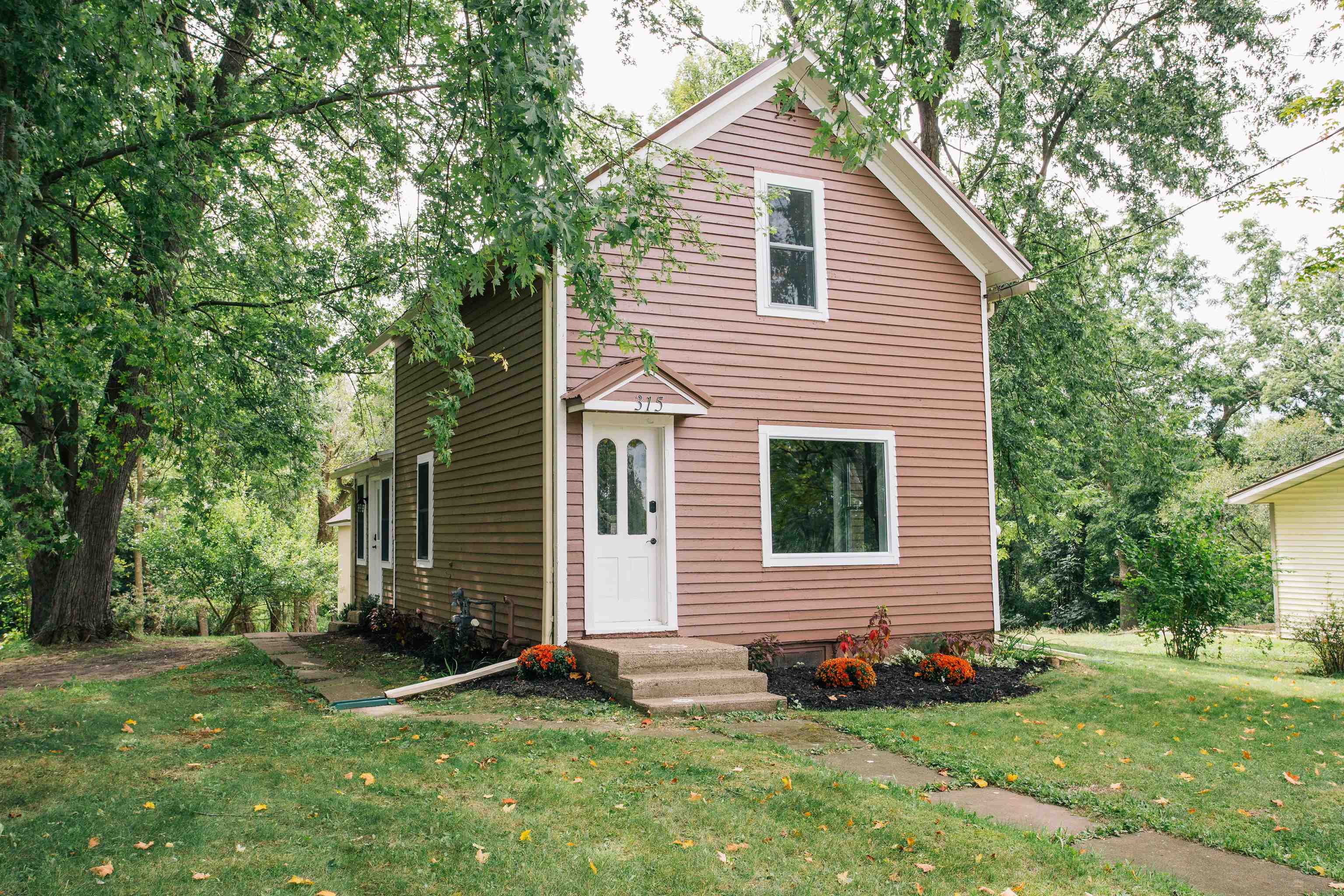 315 W BEGLEY STREET, Greenwood, Wisconsin 54437, 3 Bedrooms Bedrooms, ,1 BathroomBathrooms,Residential,For Sale,315 W BEGLEY STREET,22504213