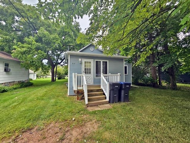 717 E BLODGETT STREET, Marshfield, Wisconsin 54449, 2 Bedrooms Bedrooms, ,1 BathroomBathrooms,Residential,For Sale,717 E BLODGETT STREET,22504312