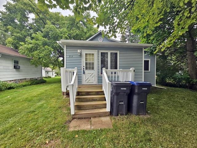 717 E BLODGETT STREET, Marshfield, Wisconsin 54449, 2 Bedrooms Bedrooms, ,1 BathroomBathrooms,Residential,For Sale,717 E BLODGETT STREET,22504312