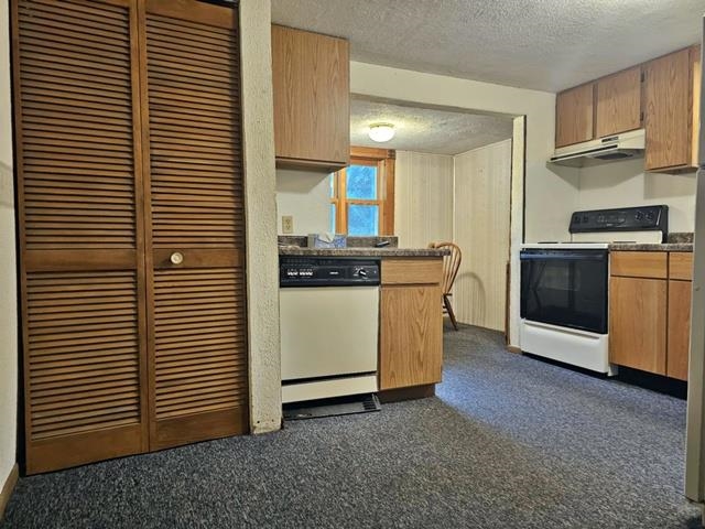 717 E BLODGETT STREET, Marshfield, Wisconsin 54449, 2 Bedrooms Bedrooms, ,1 BathroomBathrooms,Residential,For Sale,717 E BLODGETT STREET,22504312