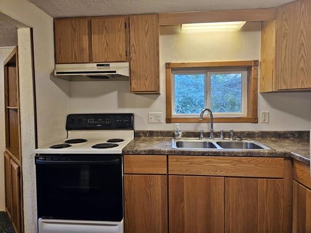 717 E BLODGETT STREET, Marshfield, Wisconsin 54449, 2 Bedrooms Bedrooms, ,1 BathroomBathrooms,Residential,For Sale,717 E BLODGETT STREET,22504312