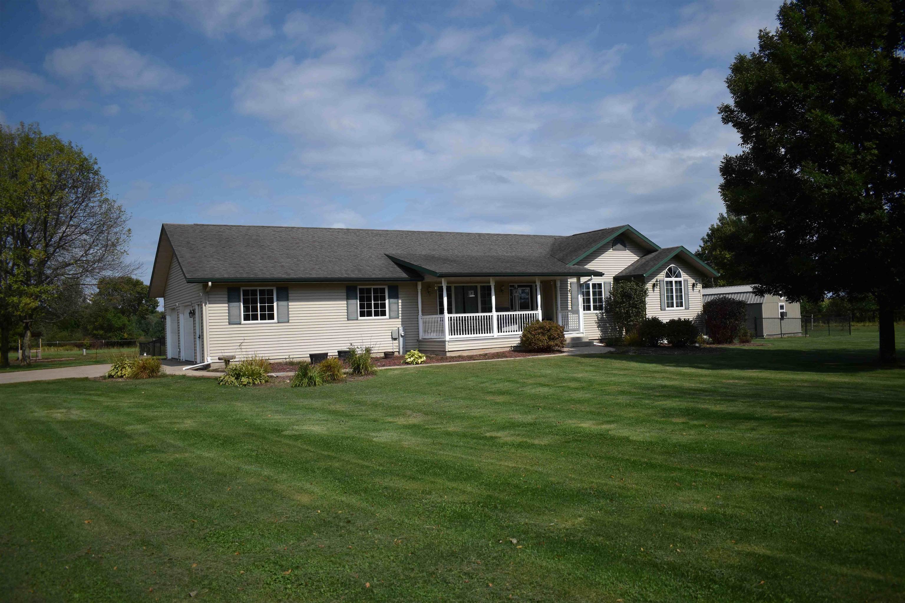 5352 COUNTY HIGHWAY F, Wisconsin Rapids, Wisconsin 54495, 3 Bedrooms Bedrooms, ,2 BathroomsBathrooms,Residential,For Sale,5352 COUNTY HIGHWAY F,22504454