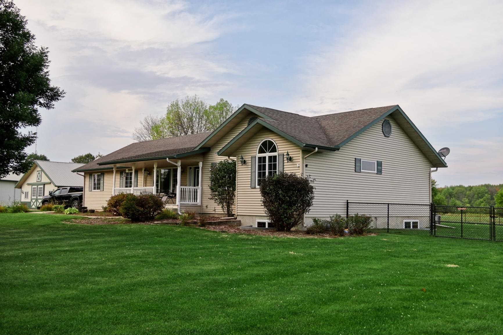 5352 COUNTY HIGHWAY F, Wisconsin Rapids, Wisconsin 54495, 3 Bedrooms Bedrooms, ,2 BathroomsBathrooms,Residential,For Sale,5352 COUNTY HIGHWAY F,22504454