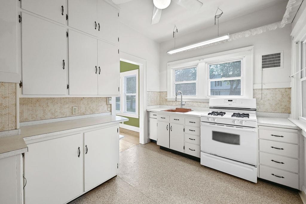 311 ALEXANDER AVENUE, Port Edwards, Wisconsin 54469, 2 Bedrooms Bedrooms, ,1 BathroomBathrooms,Residential,For Sale,311 ALEXANDER AVENUE,22504534