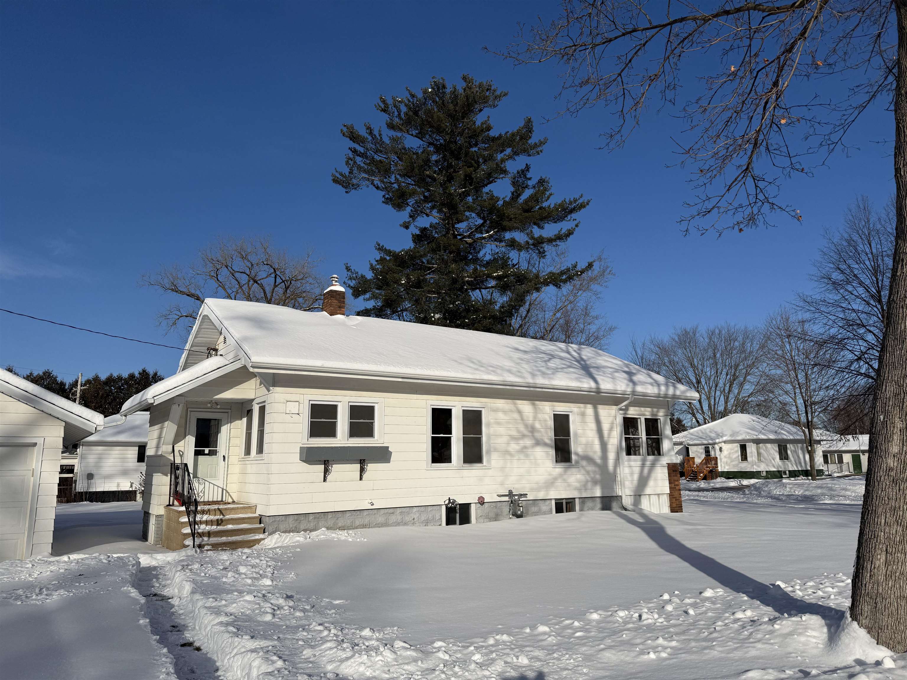 311 ALEXANDER AVENUE, Port Edwards, Wisconsin 54469, 2 Bedrooms Bedrooms, ,1 BathroomBathrooms,Residential,For Sale,311 ALEXANDER AVENUE,22504534