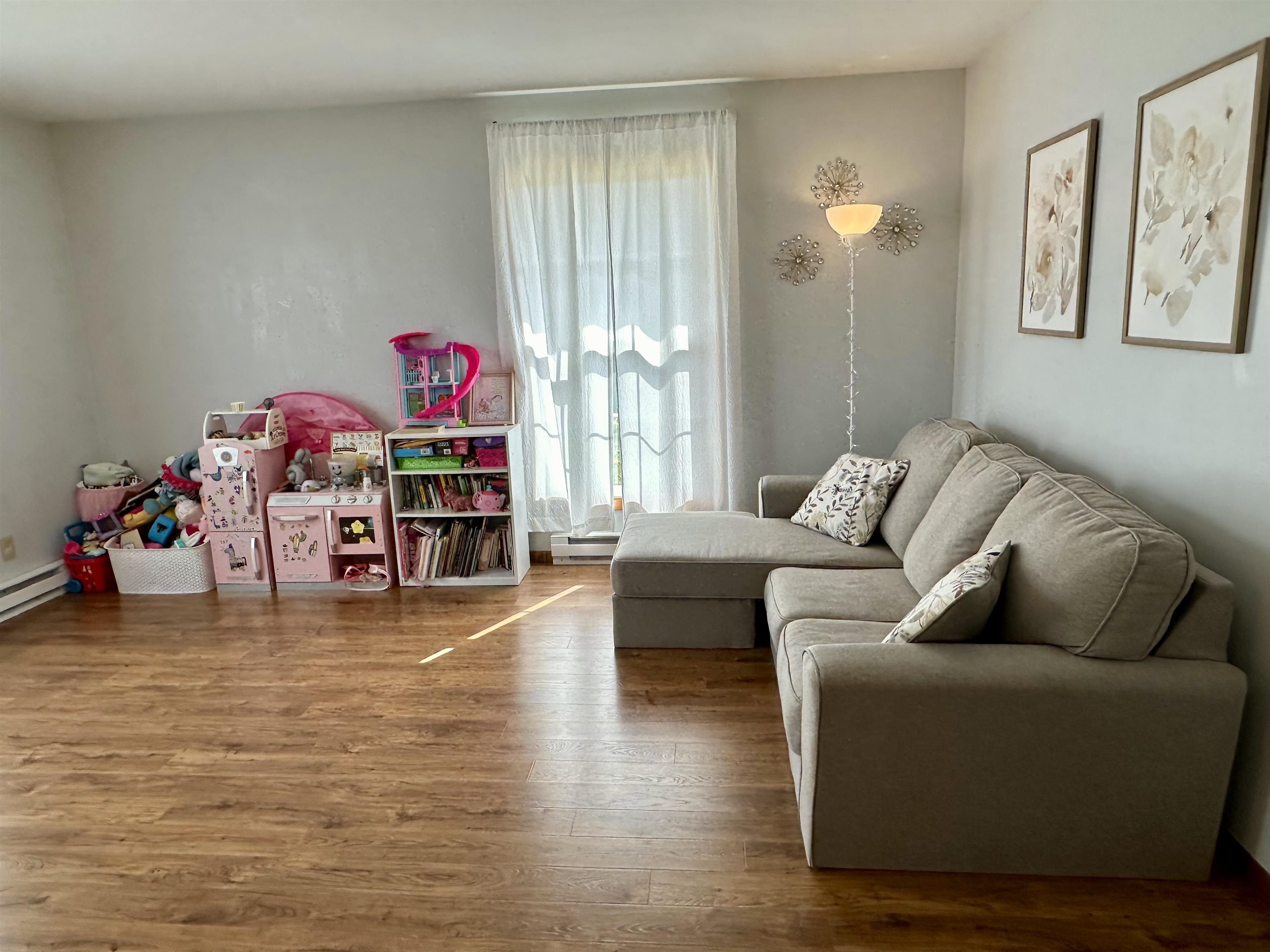 400 FREDERICK STREET NORTH, Stevens Point, Wisconsin 54481, 2 Bedrooms Bedrooms, ,1 BathroomBathrooms,Residential,For Sale,400 FREDERICK STREET NORTH,22504538