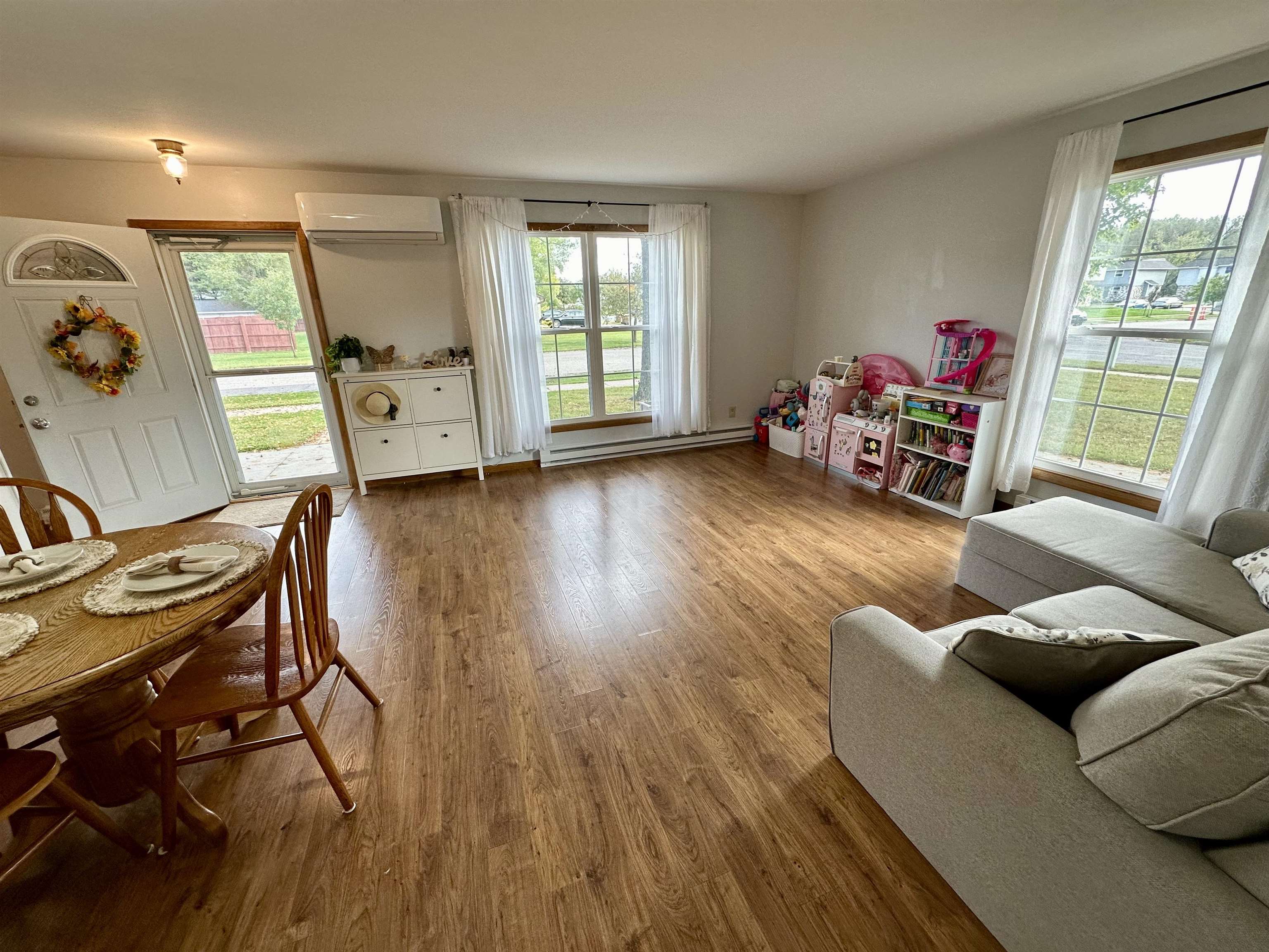 400 FREDERICK STREET NORTH, Stevens Point, Wisconsin 54481, 2 Bedrooms Bedrooms, ,1 BathroomBathrooms,Residential,For Sale,400 FREDERICK STREET NORTH,22504538