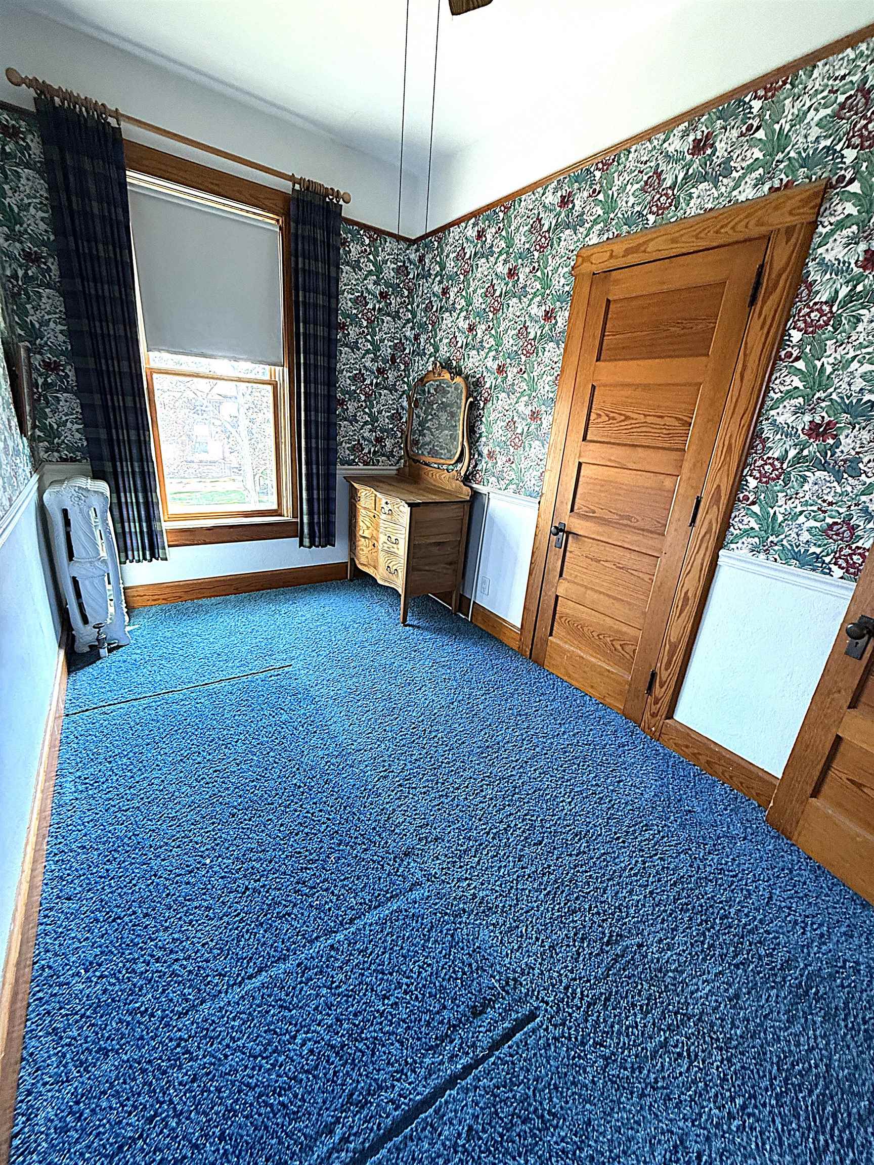 116 5TH AVENUE, Antigo, Wisconsin 54409-0000, 5 Bedrooms Bedrooms, ,3 BathroomsBathrooms,Residential,For Sale,116 5TH AVENUE,22504591