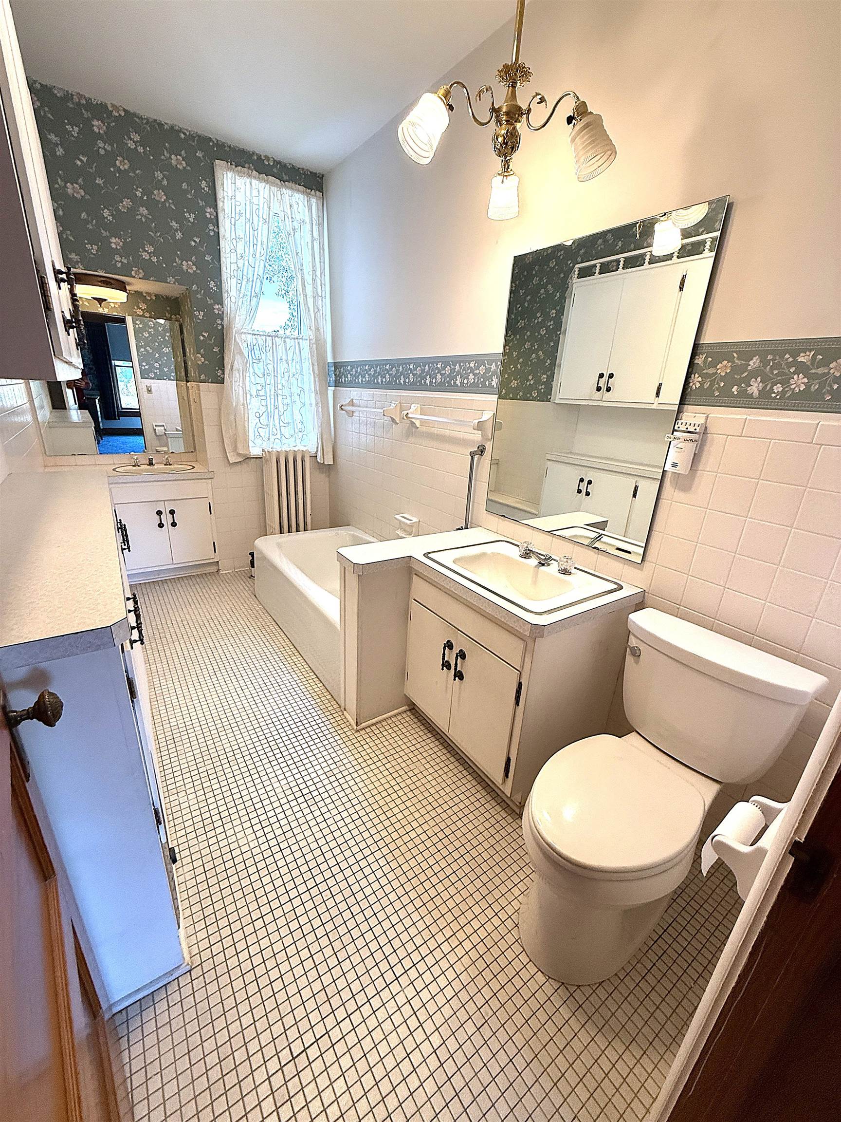 116 5TH AVENUE, Antigo, Wisconsin 54409-0000, 5 Bedrooms Bedrooms, ,3 BathroomsBathrooms,Residential,For Sale,116 5TH AVENUE,22504591