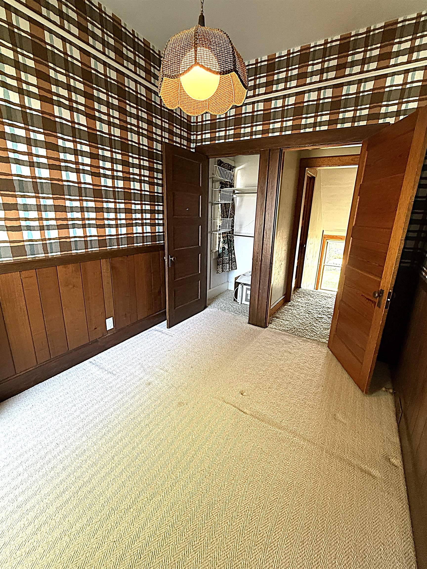 116 5TH AVENUE, Antigo, Wisconsin 54409-0000, 5 Bedrooms Bedrooms, ,3 BathroomsBathrooms,Residential,For Sale,116 5TH AVENUE,22504591