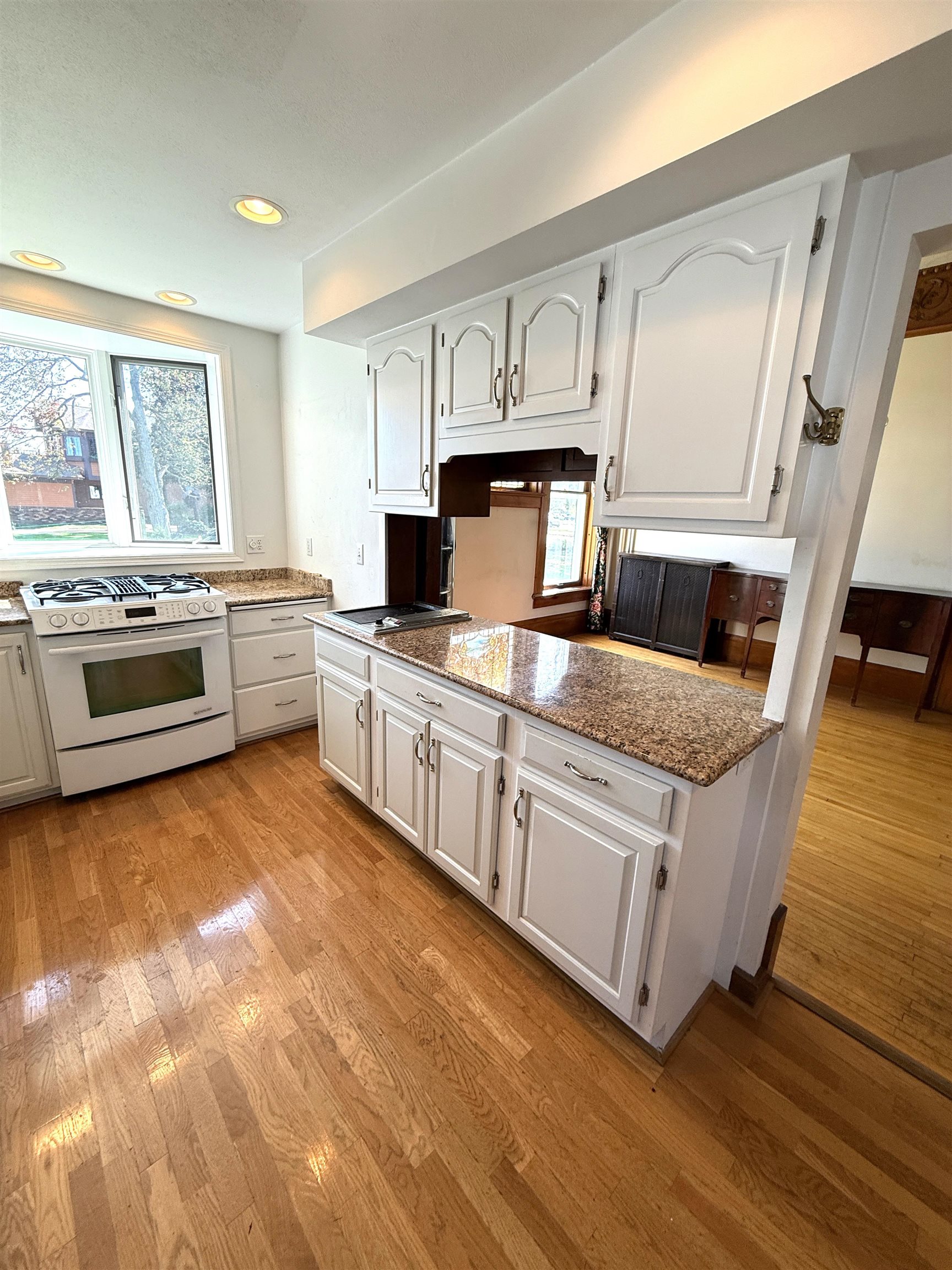 116 5TH AVENUE, Antigo, Wisconsin 54409-0000, 5 Bedrooms Bedrooms, ,3 BathroomsBathrooms,Residential,For Sale,116 5TH AVENUE,22504591