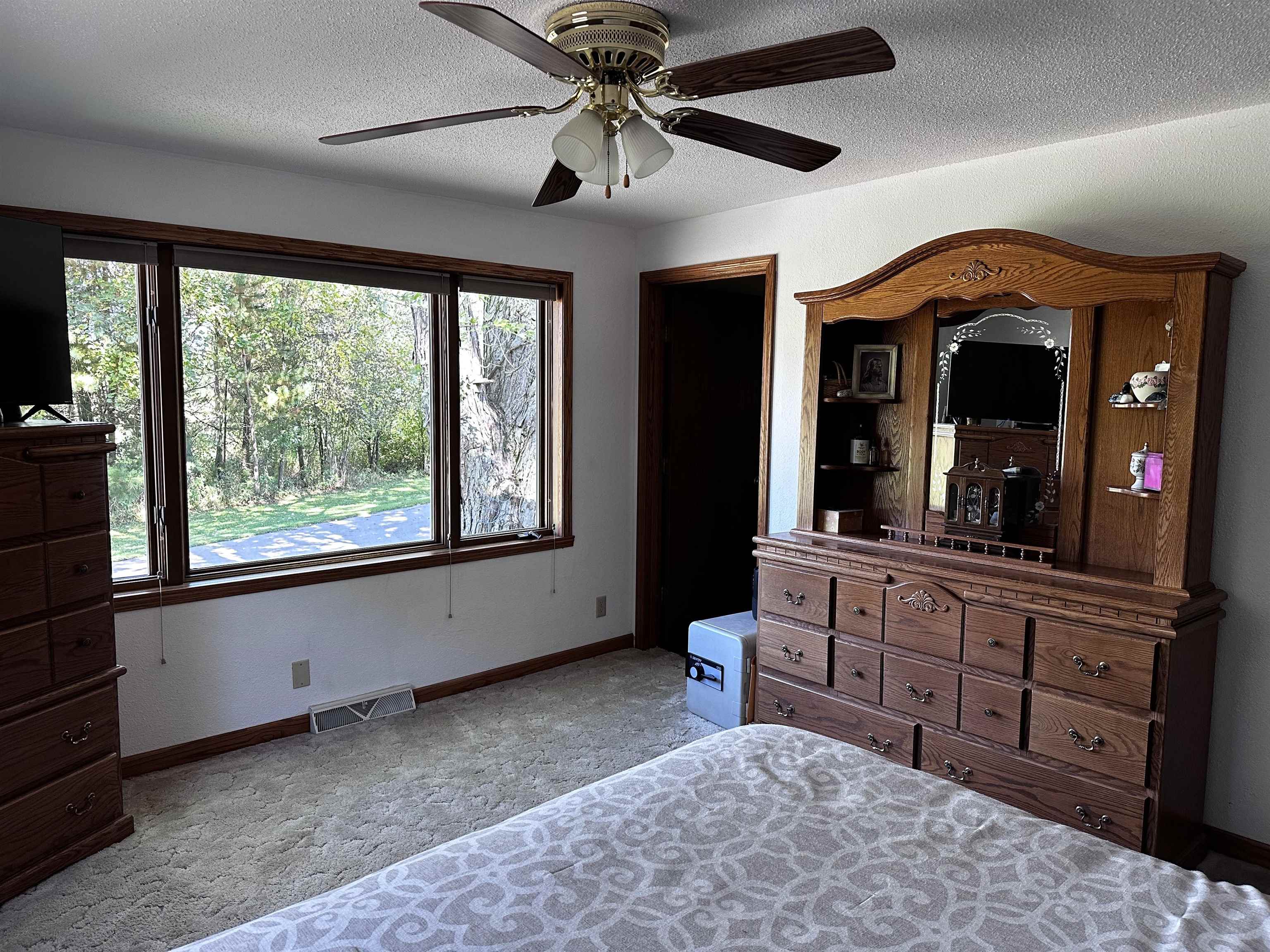 9873 E ANTON ROAD, Clintonville, Wisconsin 54929, 3 Bedrooms Bedrooms, ,2 BathroomsBathrooms,Residential,For Sale,9873 E ANTON ROAD,22504593