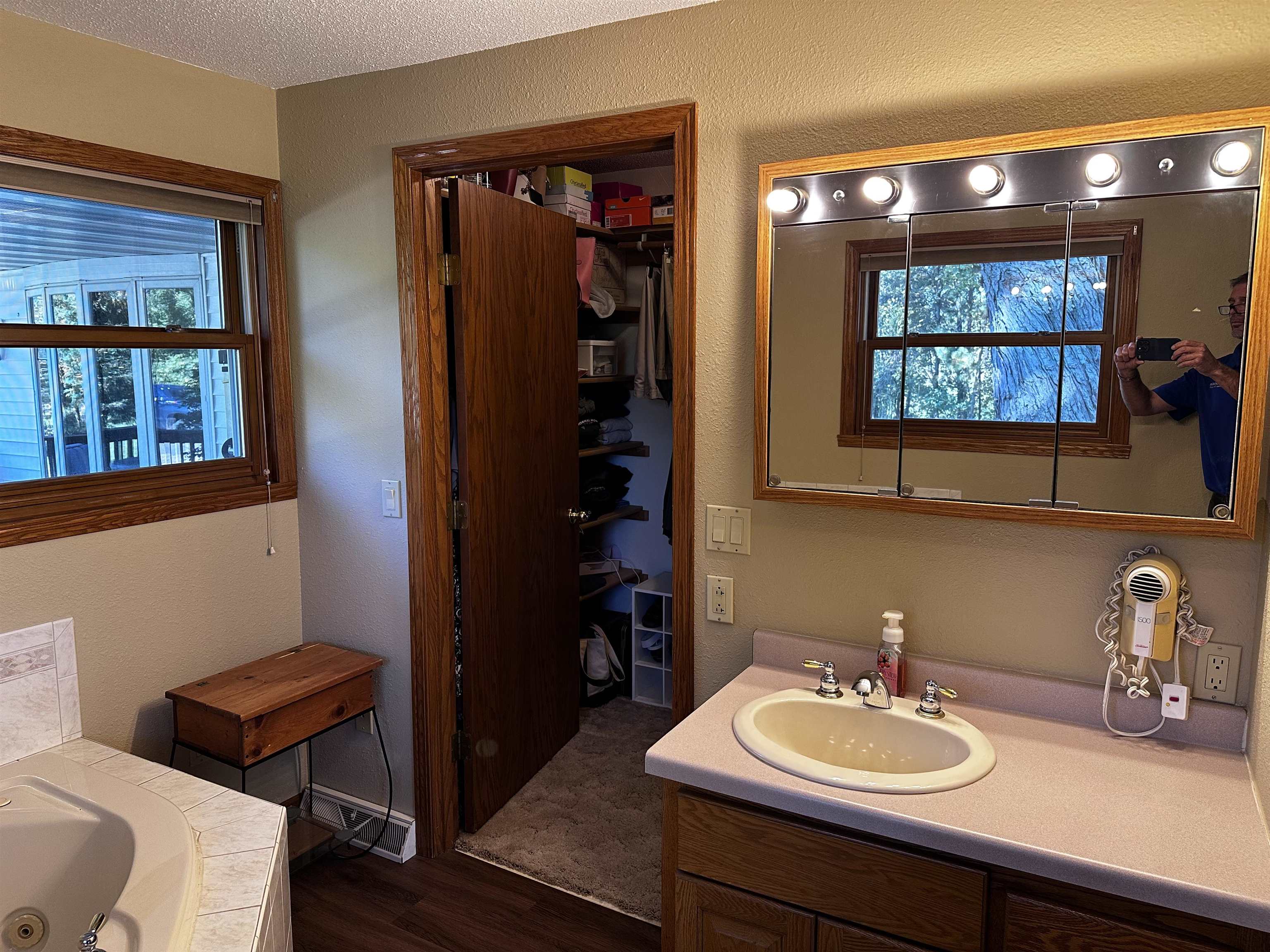 9873 E ANTON ROAD, Clintonville, Wisconsin 54929, 3 Bedrooms Bedrooms, ,2 BathroomsBathrooms,Residential,For Sale,9873 E ANTON ROAD,22504593