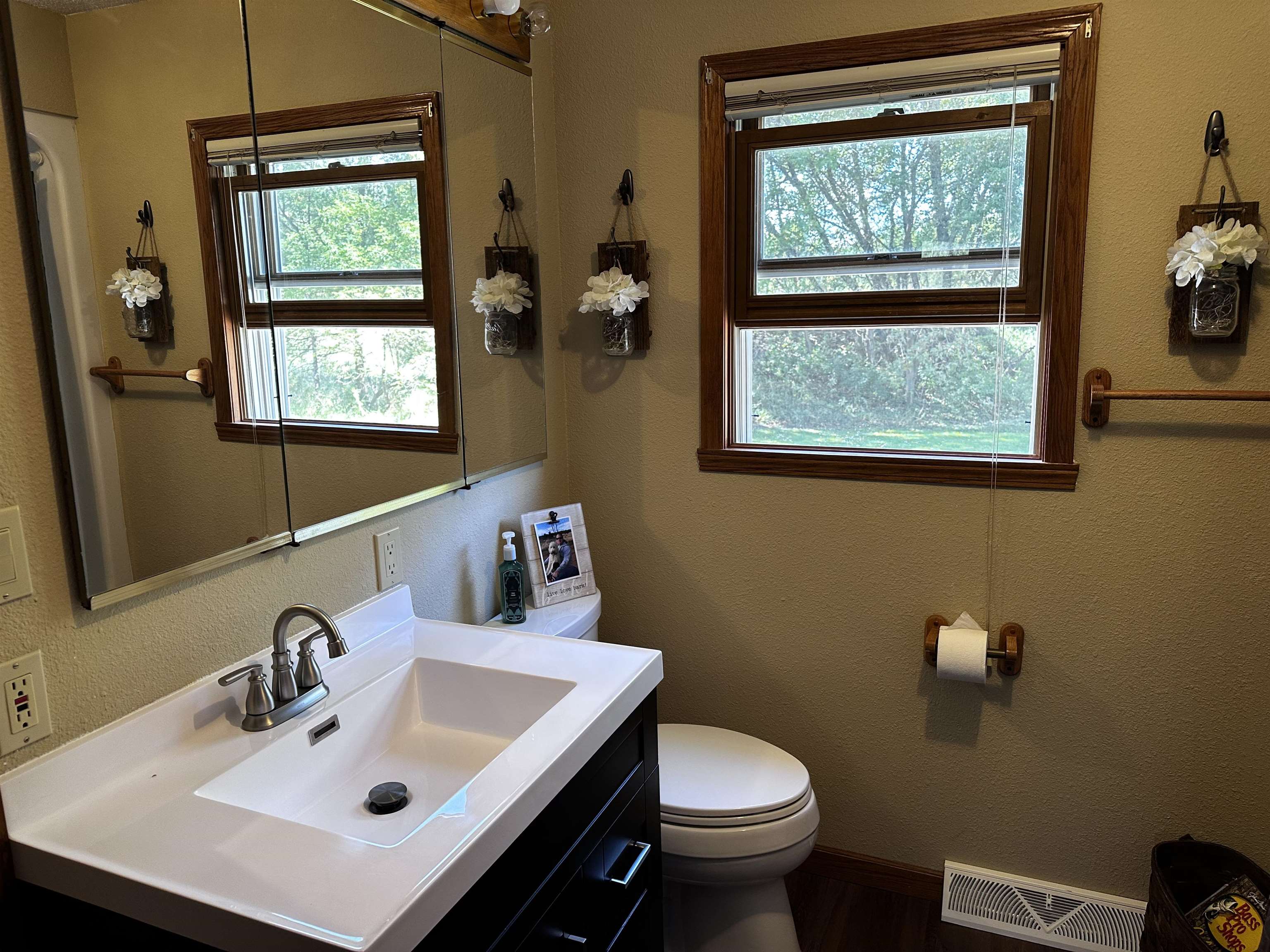 9873 E ANTON ROAD, Clintonville, Wisconsin 54929, 3 Bedrooms Bedrooms, ,2 BathroomsBathrooms,Residential,For Sale,9873 E ANTON ROAD,22504593