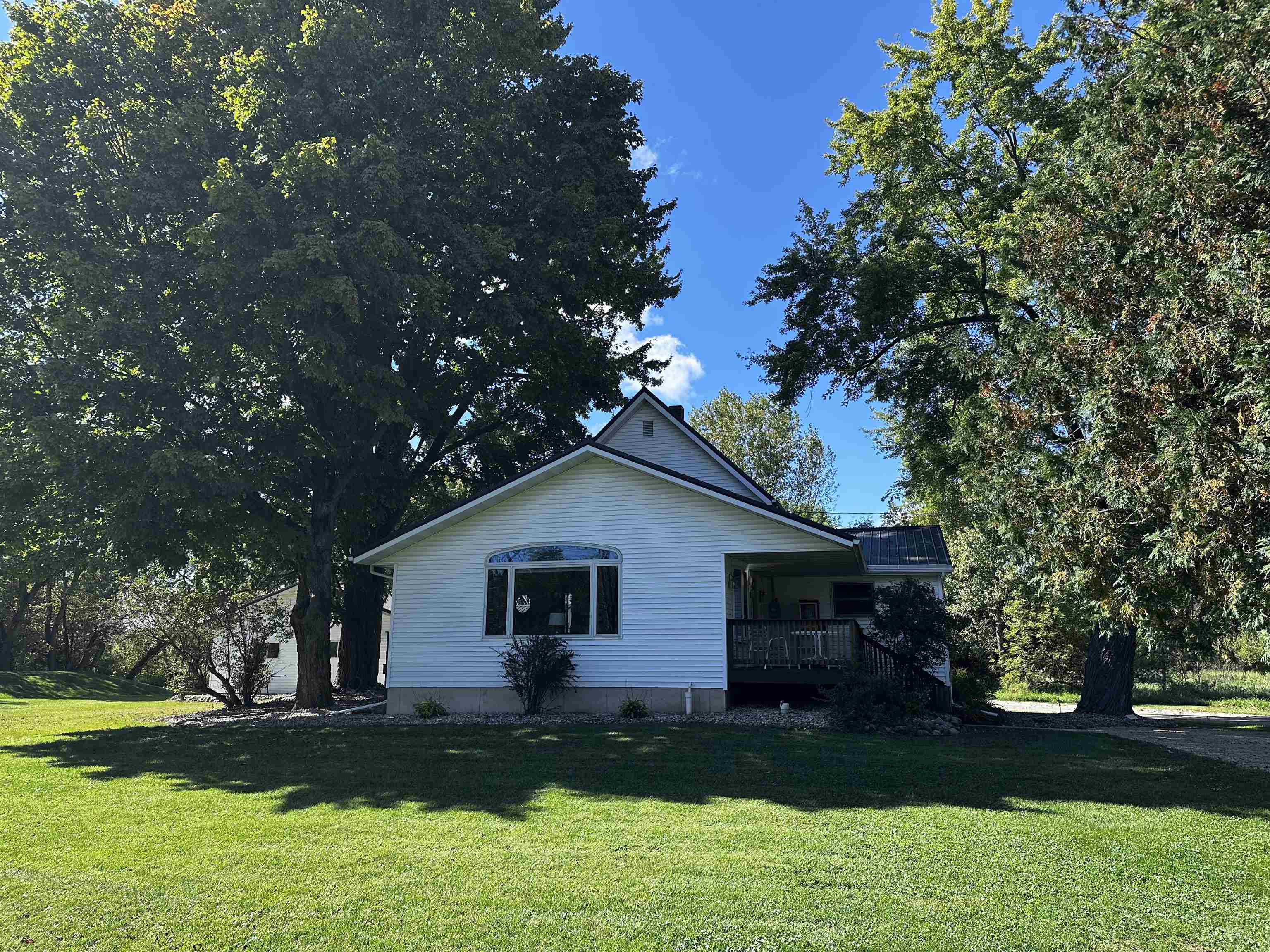 9873 E ANTON ROAD, Clintonville, Wisconsin 54929, 3 Bedrooms Bedrooms, ,2 BathroomsBathrooms,Residential,For Sale,9873 E ANTON ROAD,22504593