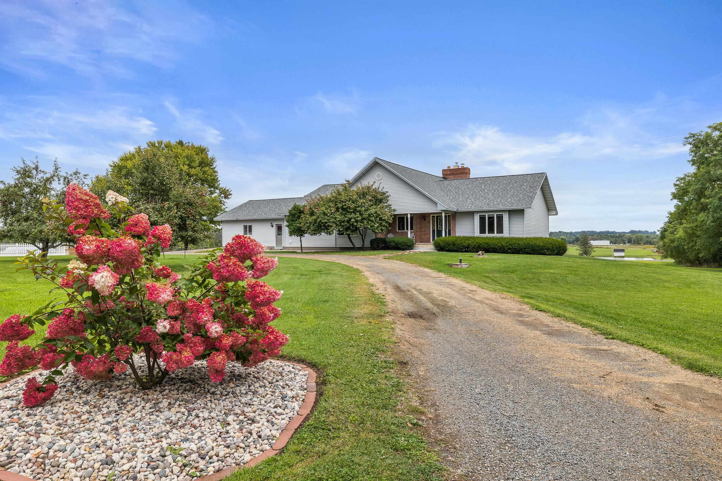 1898 MAPLE ROAD, Rudolph, Wisconsin 54475, 4 Bedrooms Bedrooms, ,3 BathroomsBathrooms,Residential,For Sale,1898 MAPLE ROAD,22504595