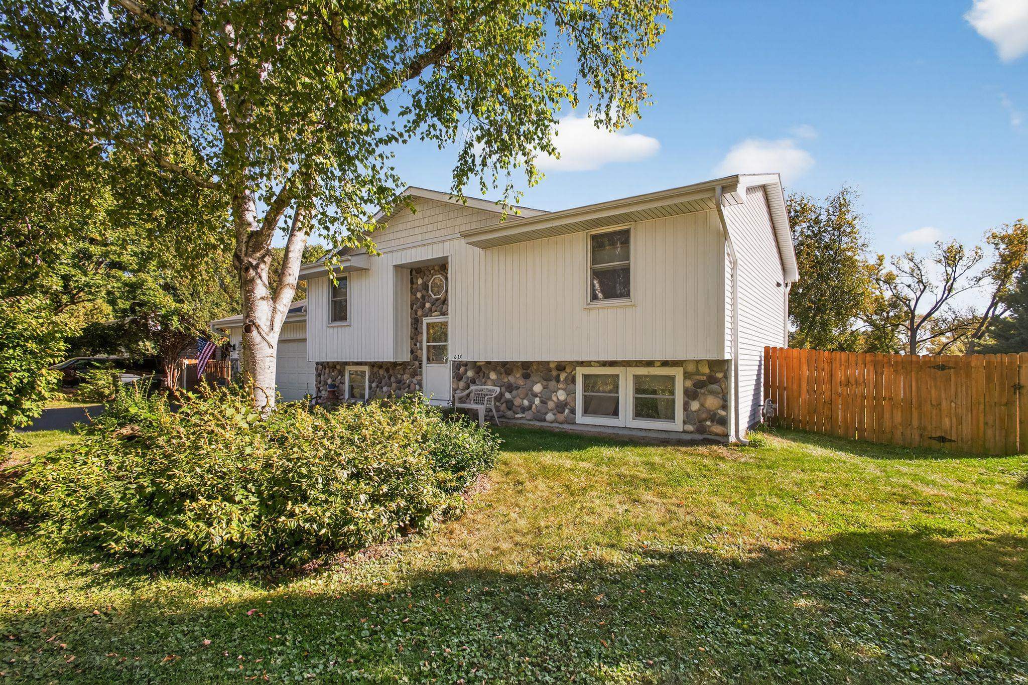 637 E CLAY STREET, Whitewater, Wisconsin 53190, 6 Bedrooms Bedrooms, ,2 BathroomsBathrooms,Residential,For Sale,637 E CLAY STREET,22504708