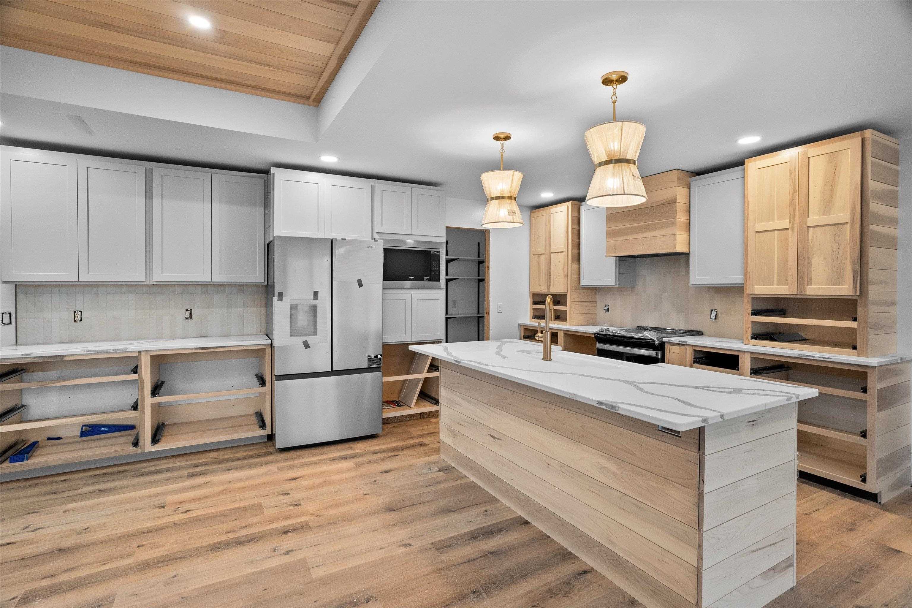 404 S CYPRESS AVENUE, Marshfield, Wisconsin 54449, 5 Bedrooms Bedrooms, ,3 BathroomsBathrooms,Residential,For Sale,404 S CYPRESS AVENUE,22504718