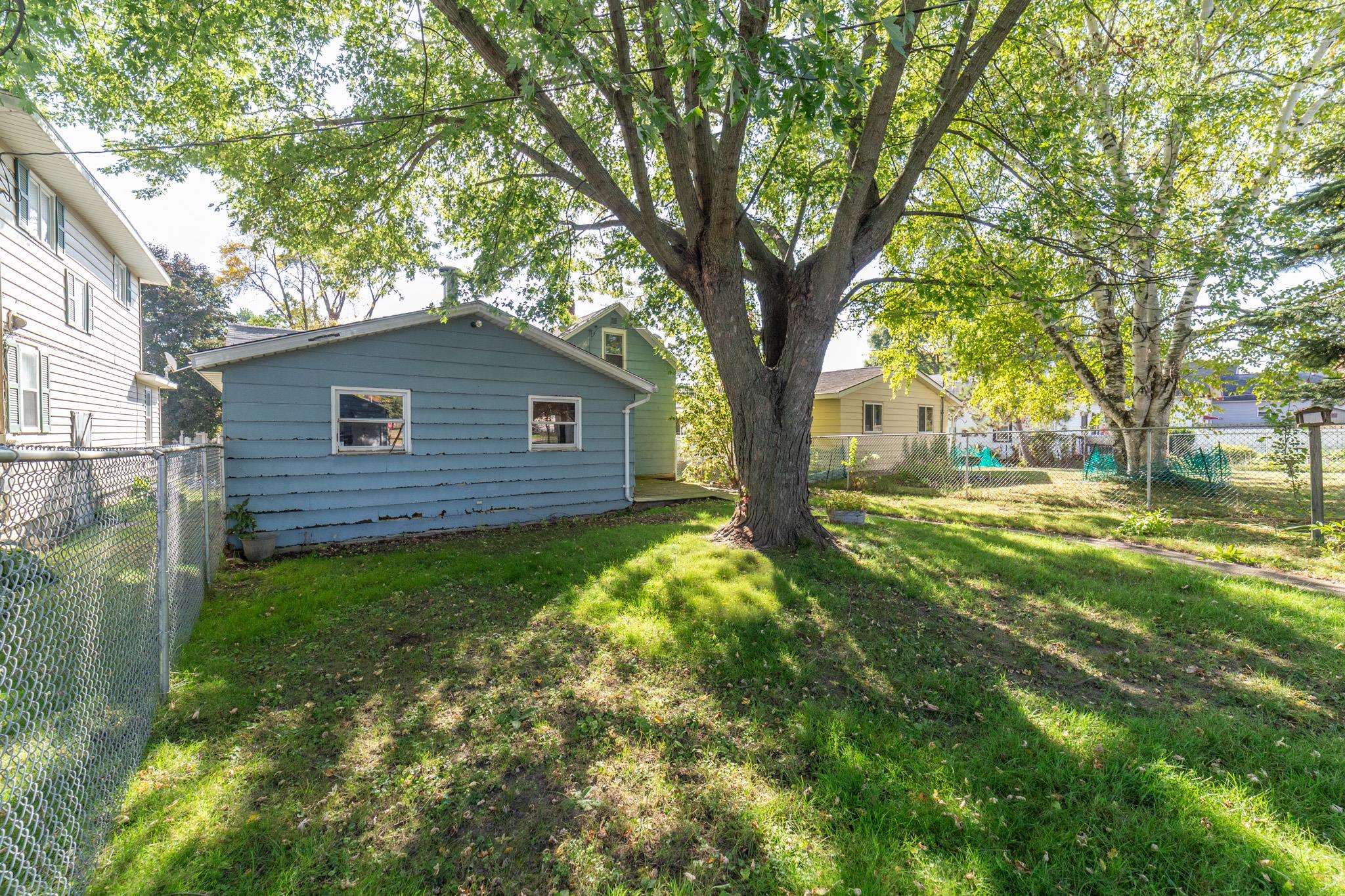 310 N MAPLE AVENUE, Marshfield, Wisconsin 54449, 5 Bedrooms Bedrooms, ,1 BathroomBathrooms,Residential,For Sale,310 N MAPLE AVENUE,22504751