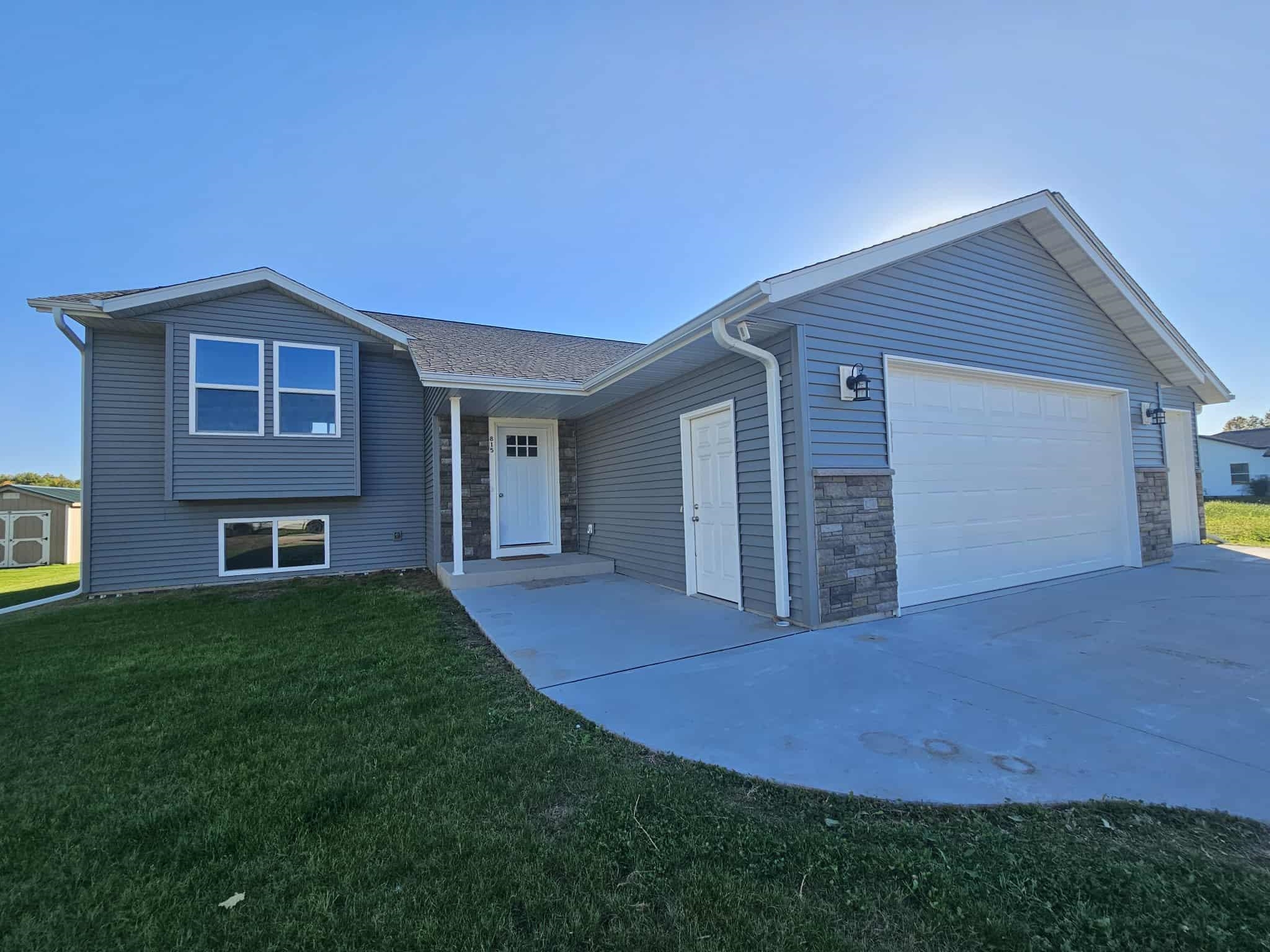 815 W ROBERTS STREET, Spencer, Wisconsin 54479, 3 Bedrooms Bedrooms, ,3 BathroomsBathrooms,Residential,For Sale,815 W ROBERTS STREET,22504840