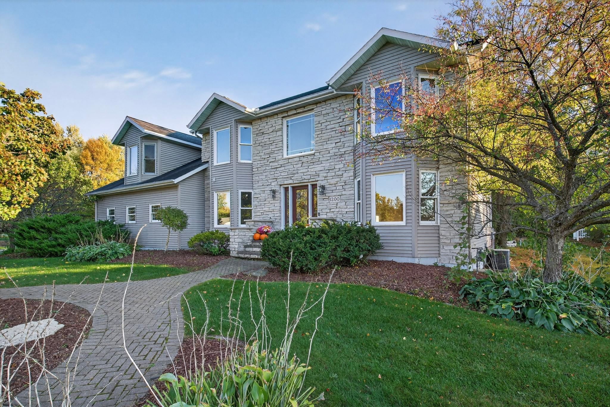 1200 W STATE STREET, Marshfield, Wisconsin 54449, 5 Bedrooms Bedrooms, ,3 BathroomsBathrooms,Residential,For Sale,1200 W STATE STREET,22504853