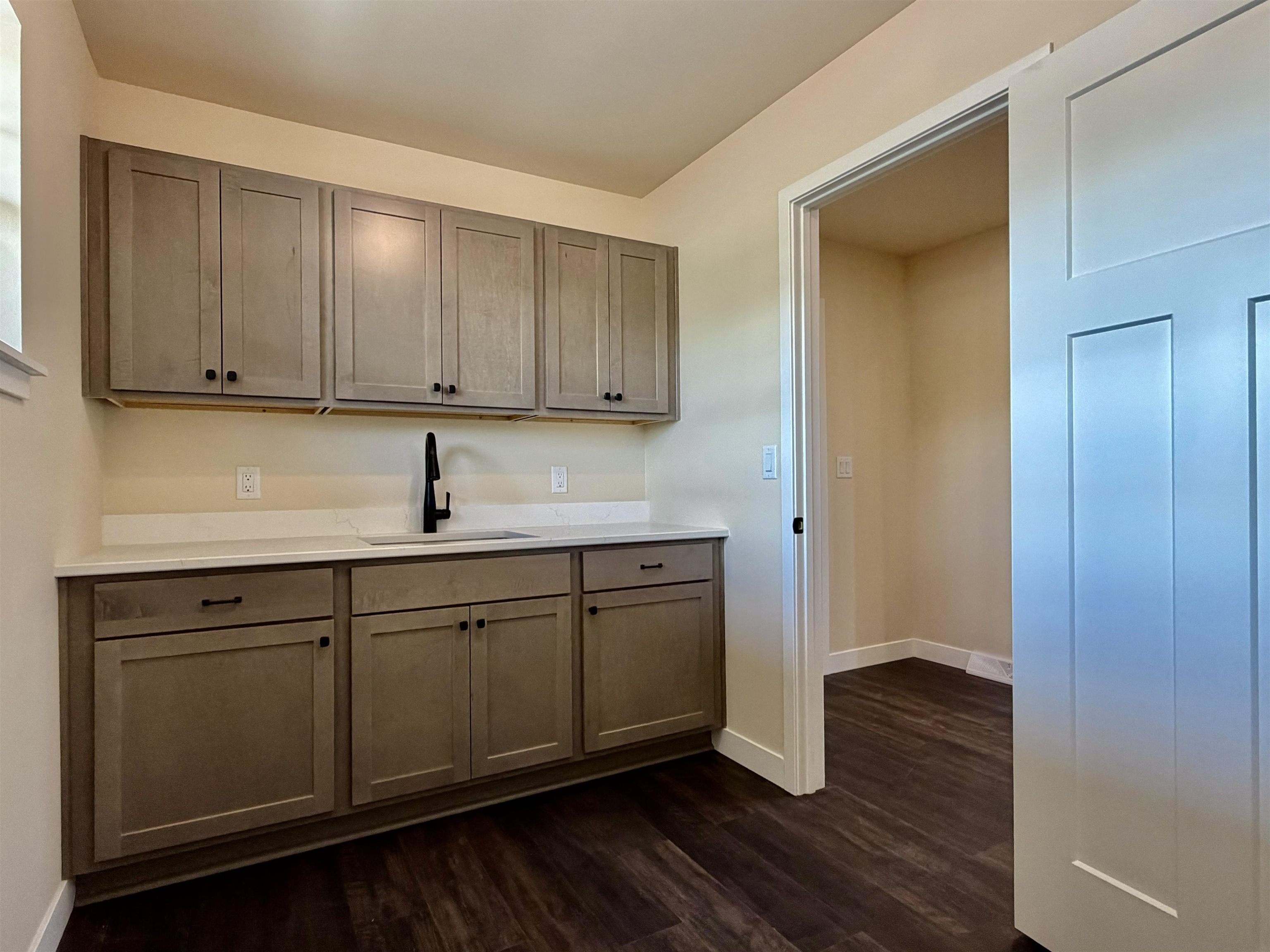 404 S BIRCH AVENUE, Marshfield, Wisconsin 54449, 3 Bedrooms Bedrooms, ,2 BathroomsBathrooms,Residential,For Sale,404 S BIRCH AVENUE,22504858