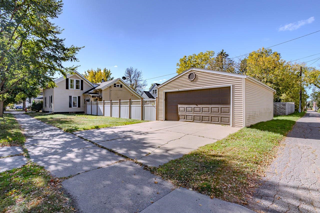 630 HUMBOLDT AVENUE, Wausau, Wisconsin 54403, 3 Bedrooms Bedrooms, ,1 BathroomBathrooms,Residential,For Sale,630 HUMBOLDT AVENUE,22504875
