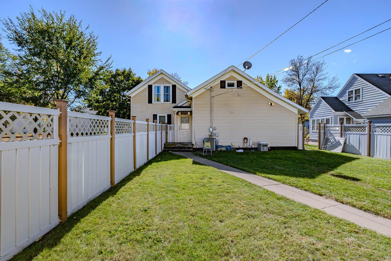 630 HUMBOLDT AVENUE, Wausau, Wisconsin 54403, 3 Bedrooms Bedrooms, ,1 BathroomBathrooms,Residential,For Sale,630 HUMBOLDT AVENUE,22504875