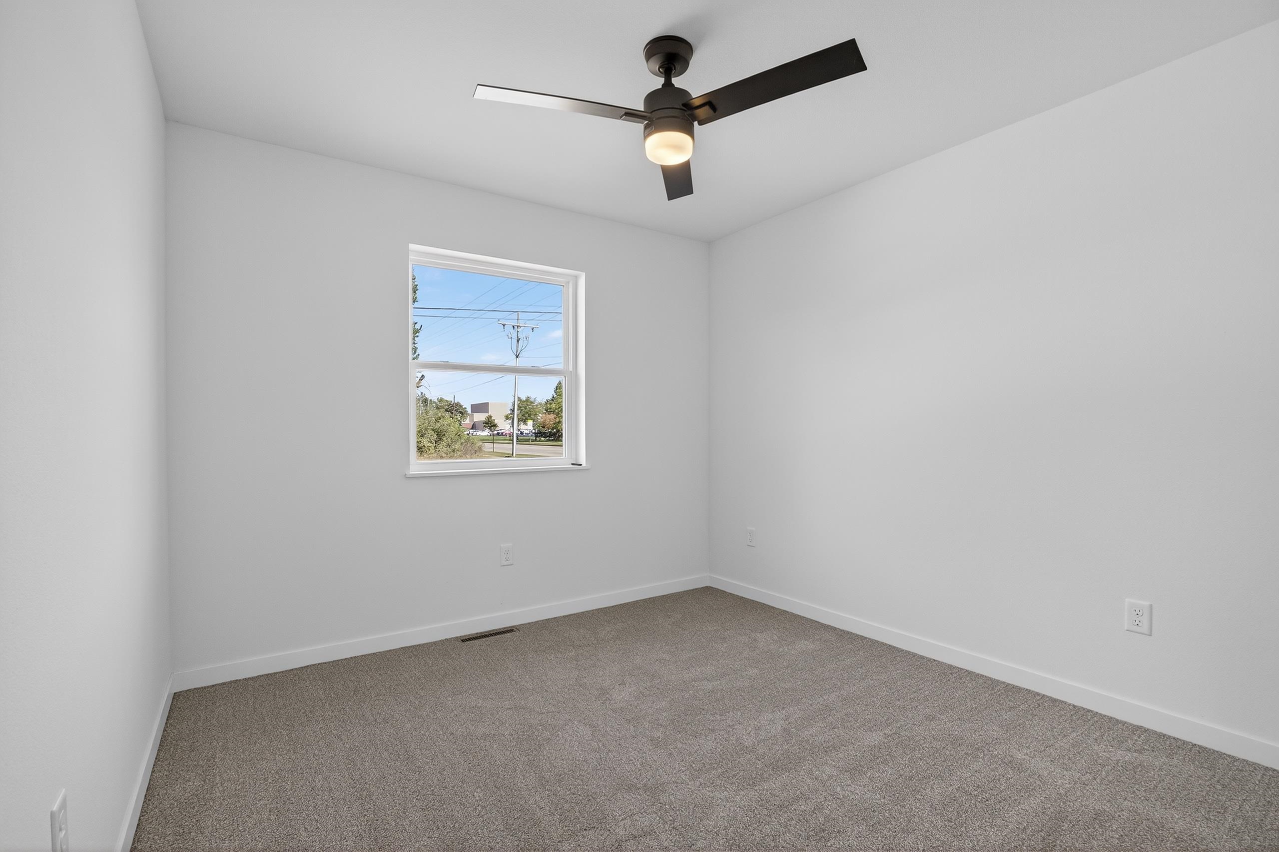 1530 HUNTINGTON AVENUE, Wisconsin Rapids, Wisconsin 54494, 2 Bedrooms Bedrooms, ,2 BathroomsBathrooms,Residential,For Sale,1530 HUNTINGTON AVENUE,22504894