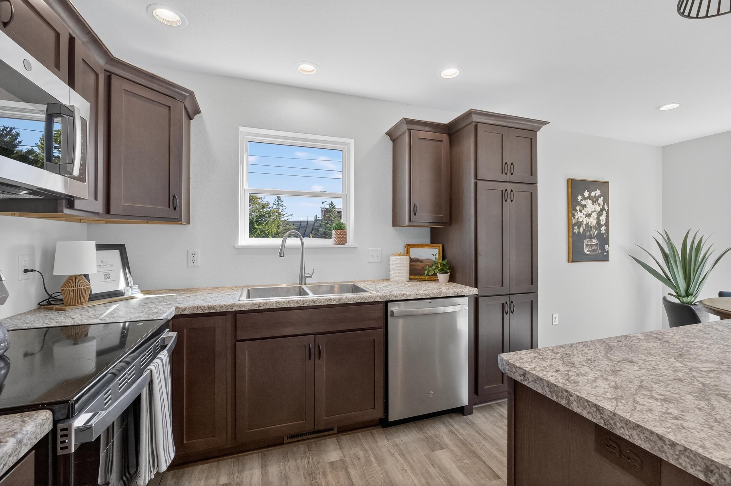 1530 HUNTINGTON AVENUE, Wisconsin Rapids, Wisconsin 54494, 2 Bedrooms Bedrooms, ,2 BathroomsBathrooms,Residential,For Sale,1530 HUNTINGTON AVENUE,22504894