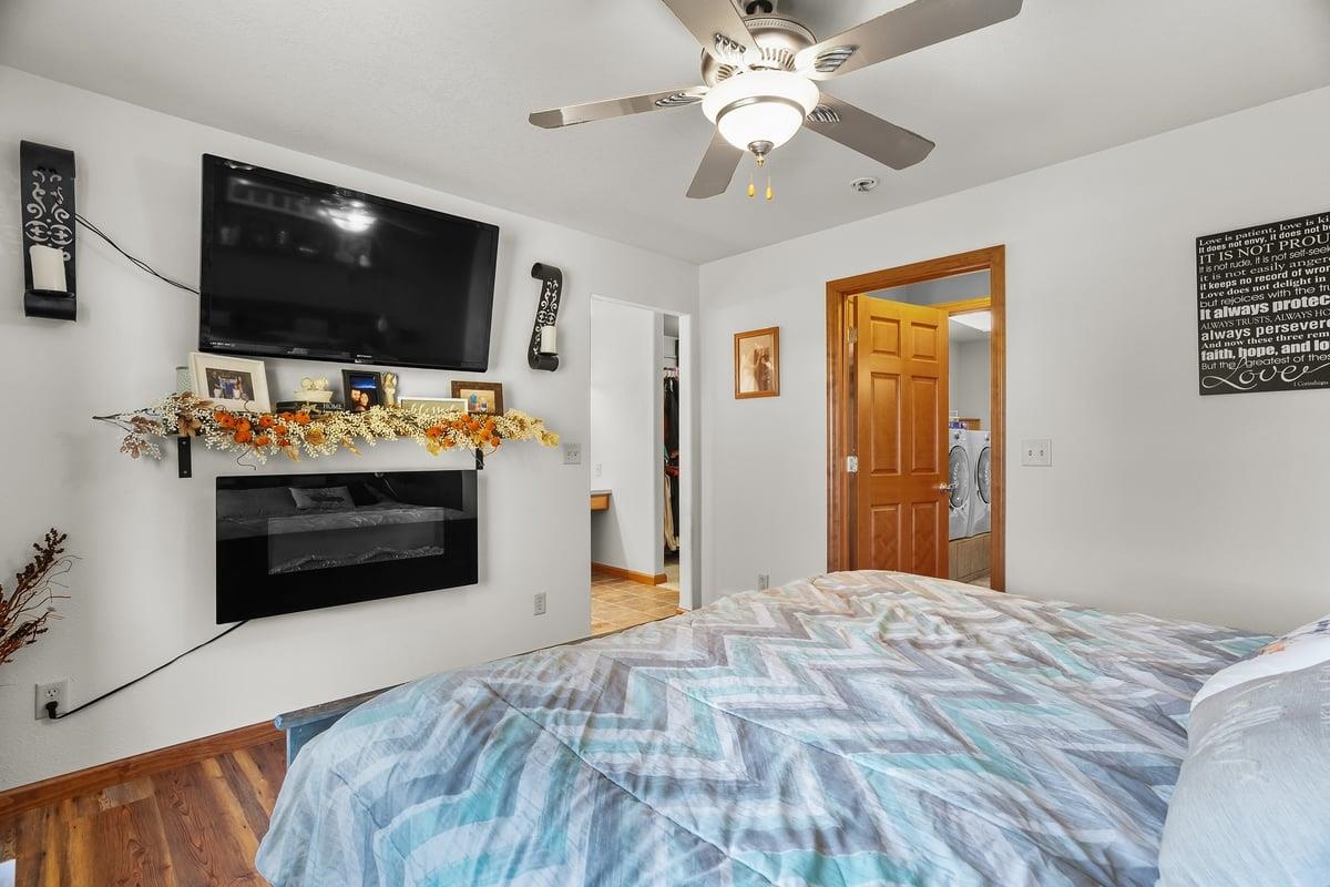 725 PLISCH STREET, Athens, Wisconsin 54411, 3 Bedrooms Bedrooms, ,2.5 BathroomsBathrooms,Multi-family,For Sale,725 PLISCH STREET,22504910