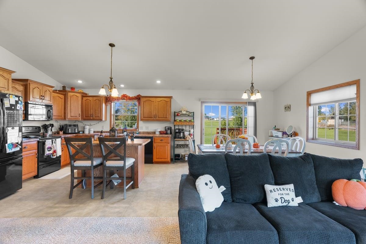 725 PLISCH STREET, Athens, Wisconsin 54411, 3 Bedrooms Bedrooms, ,2.5 BathroomsBathrooms,Multi-family,For Sale,725 PLISCH STREET,22504910