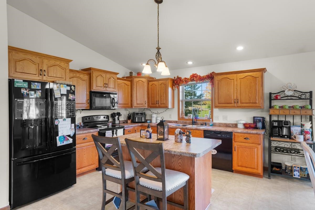 725 PLISCH STREET, Athens, Wisconsin 54411, 3 Bedrooms Bedrooms, ,2.5 BathroomsBathrooms,Multi-family,For Sale,725 PLISCH STREET,22504910