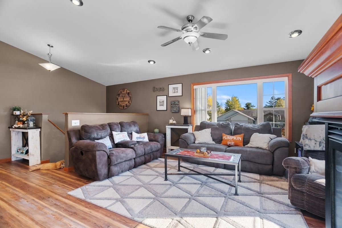 725 PLISCH STREET, Athens, Wisconsin 54411, 3 Bedrooms Bedrooms, ,2.5 BathroomsBathrooms,Multi-family,For Sale,725 PLISCH STREET,22504910