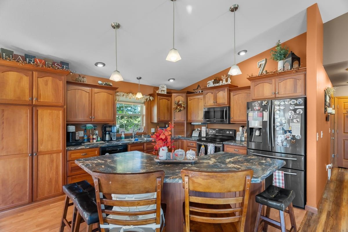 725 PLISCH STREET, Athens, Wisconsin 54411, 3 Bedrooms Bedrooms, ,2.5 BathroomsBathrooms,Multi-family,For Sale,725 PLISCH STREET,22504910