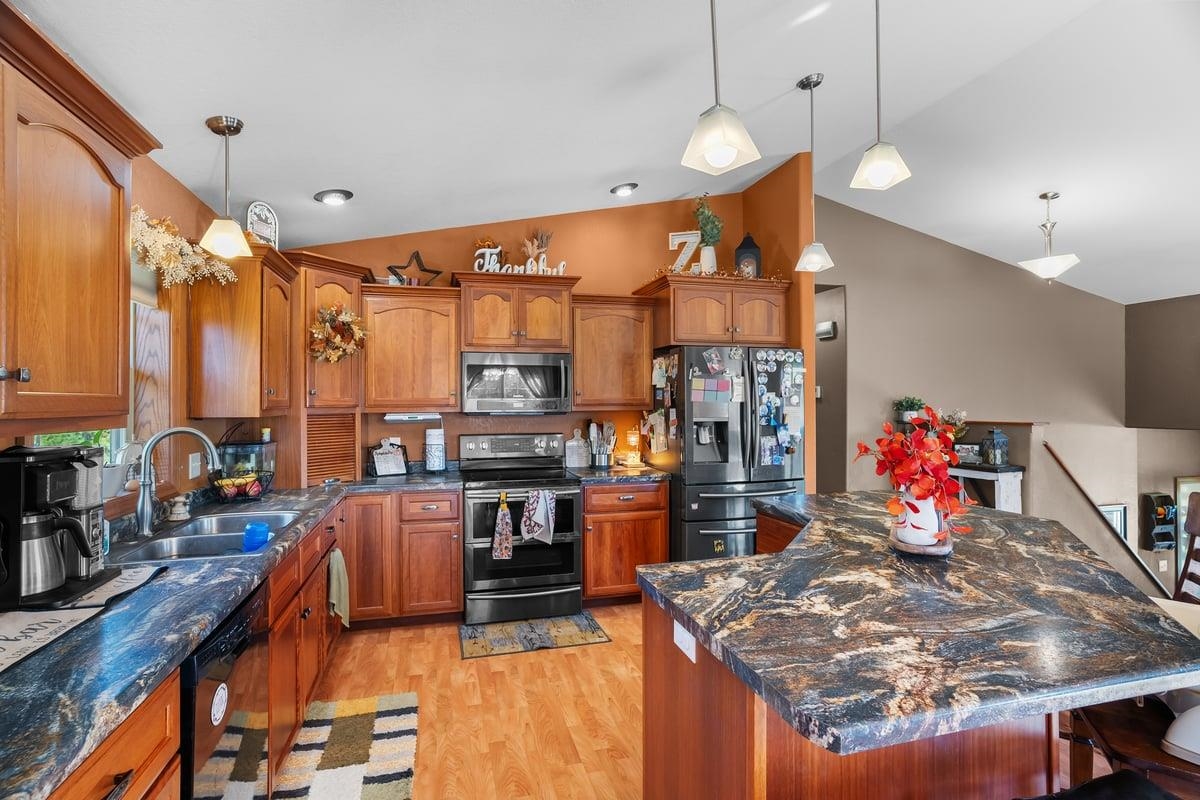 725 PLISCH STREET, Athens, Wisconsin 54411, 3 Bedrooms Bedrooms, ,2.5 BathroomsBathrooms,Multi-family,For Sale,725 PLISCH STREET,22504910