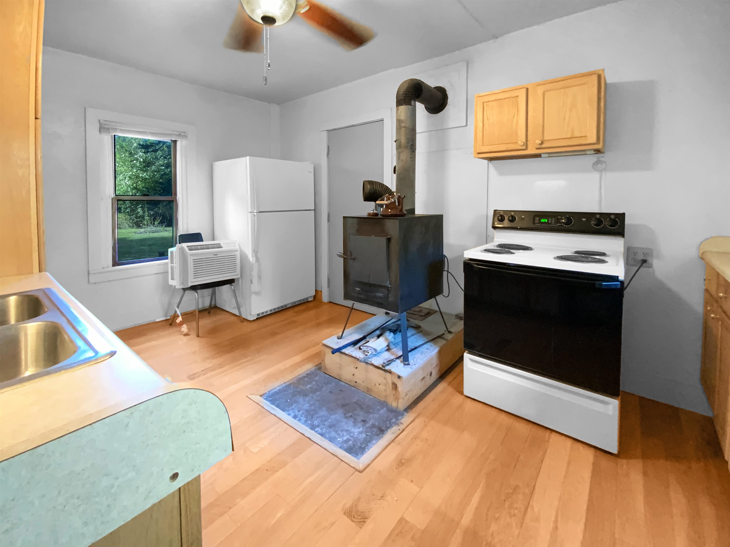 W11160 APACHE ROAD, Plainfield, Wisconsin 54966, 2 Bedrooms Bedrooms, ,1 BathroomBathrooms,Residential,For Sale,W11160 APACHE ROAD,22504947