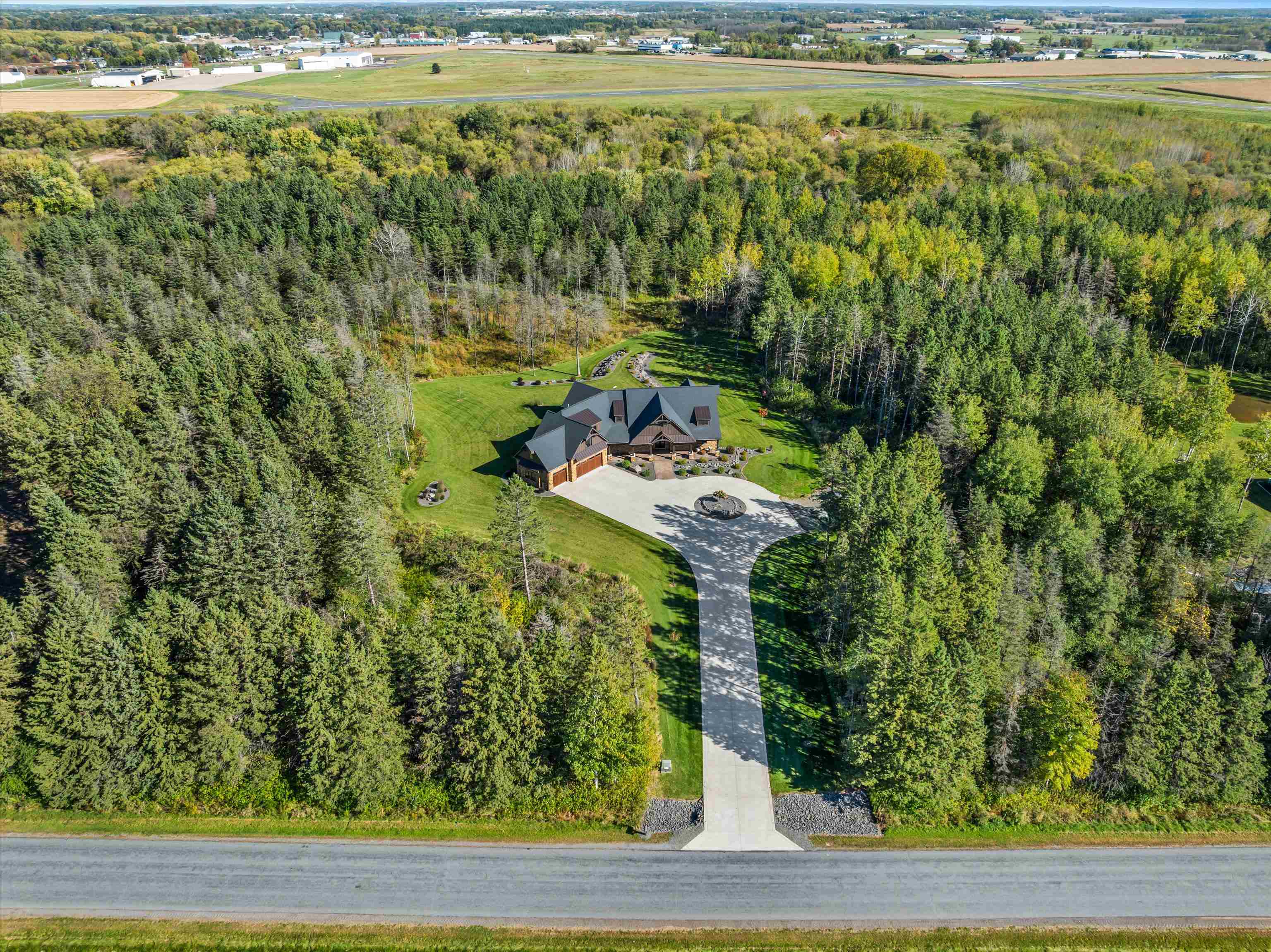 10778 LINCOLN AVENUE, Marshfield, Wisconsin 54449, 4 Bedrooms Bedrooms, ,4 BathroomsBathrooms,Residential,For Sale,10778 LINCOLN AVENUE,22504955