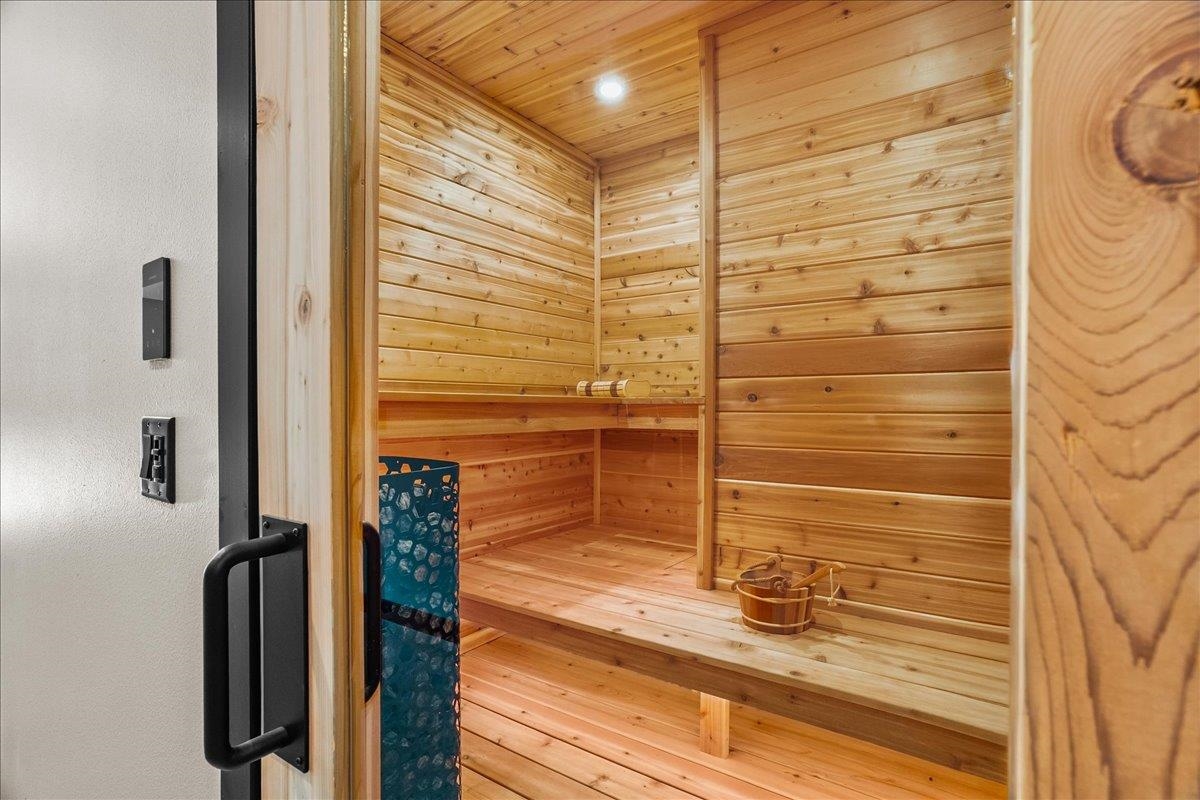 10778 LINCOLN AVENUE, Marshfield, Wisconsin 54449, 4 Bedrooms Bedrooms, ,4 BathroomsBathrooms,Residential,For Sale,10778 LINCOLN AVENUE,22504955